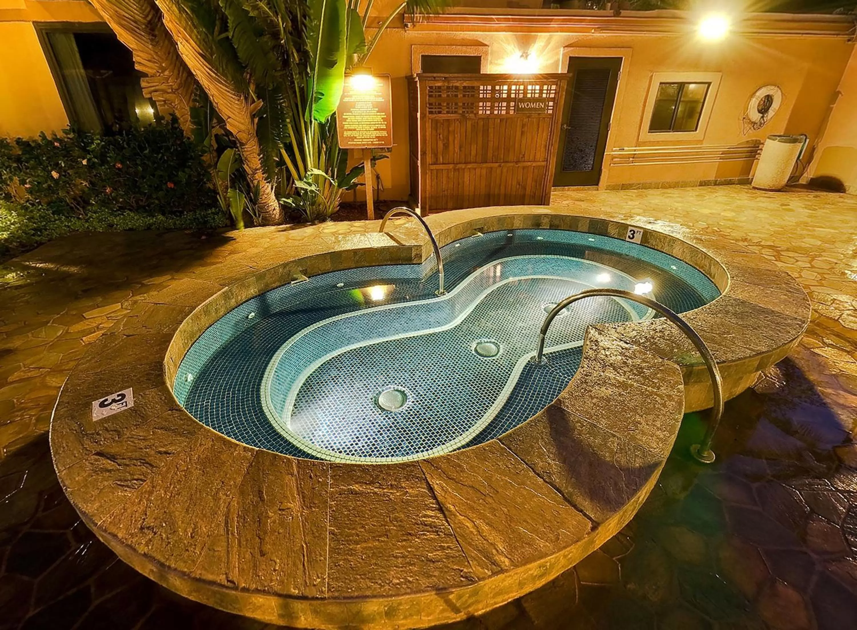 Night in Aston Mahana at Kaanapali