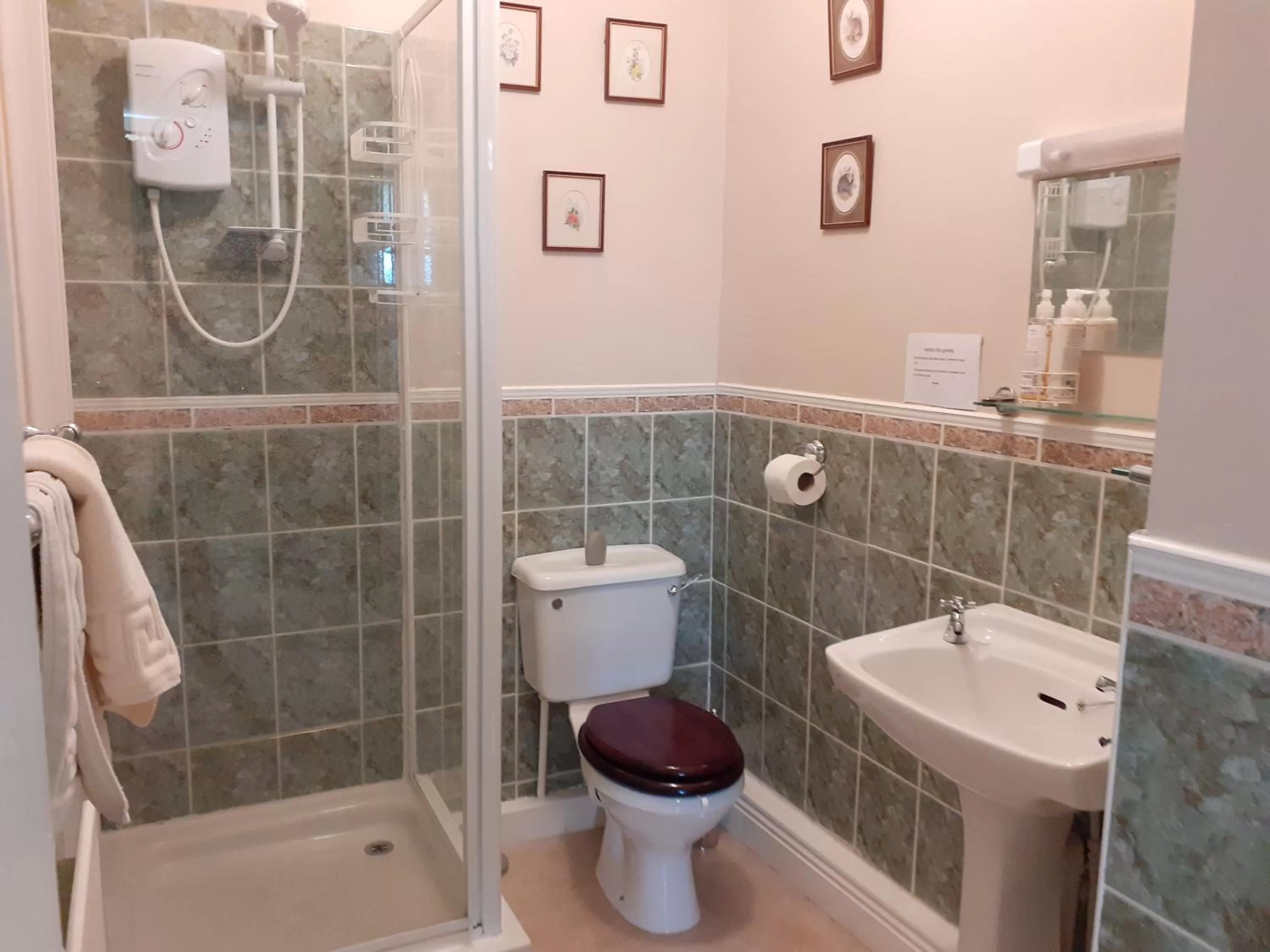 Bedroom, Bathroom in Lily Hill Farm