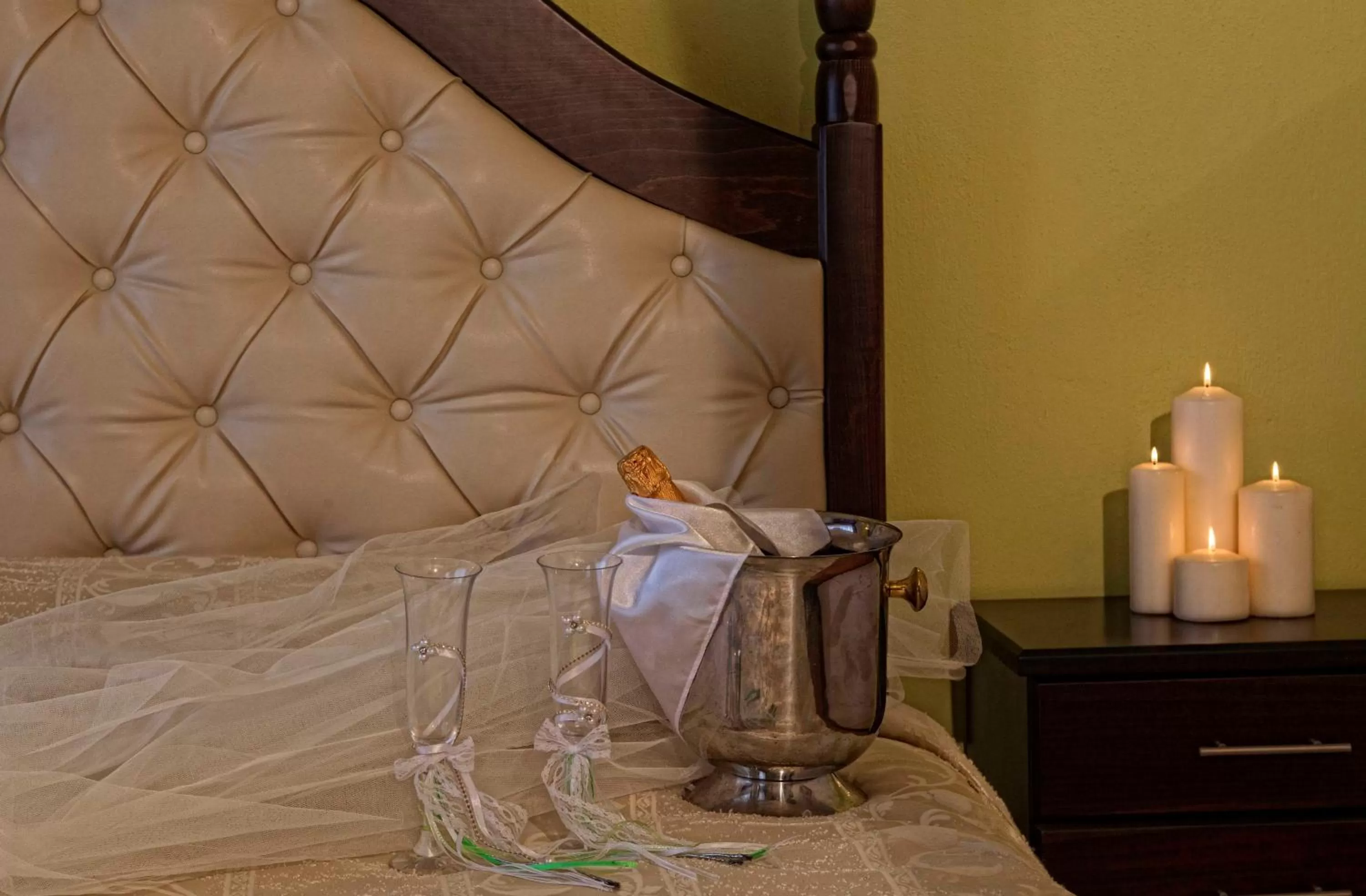 Alcoholic drinks, Bed in Achillion Palace