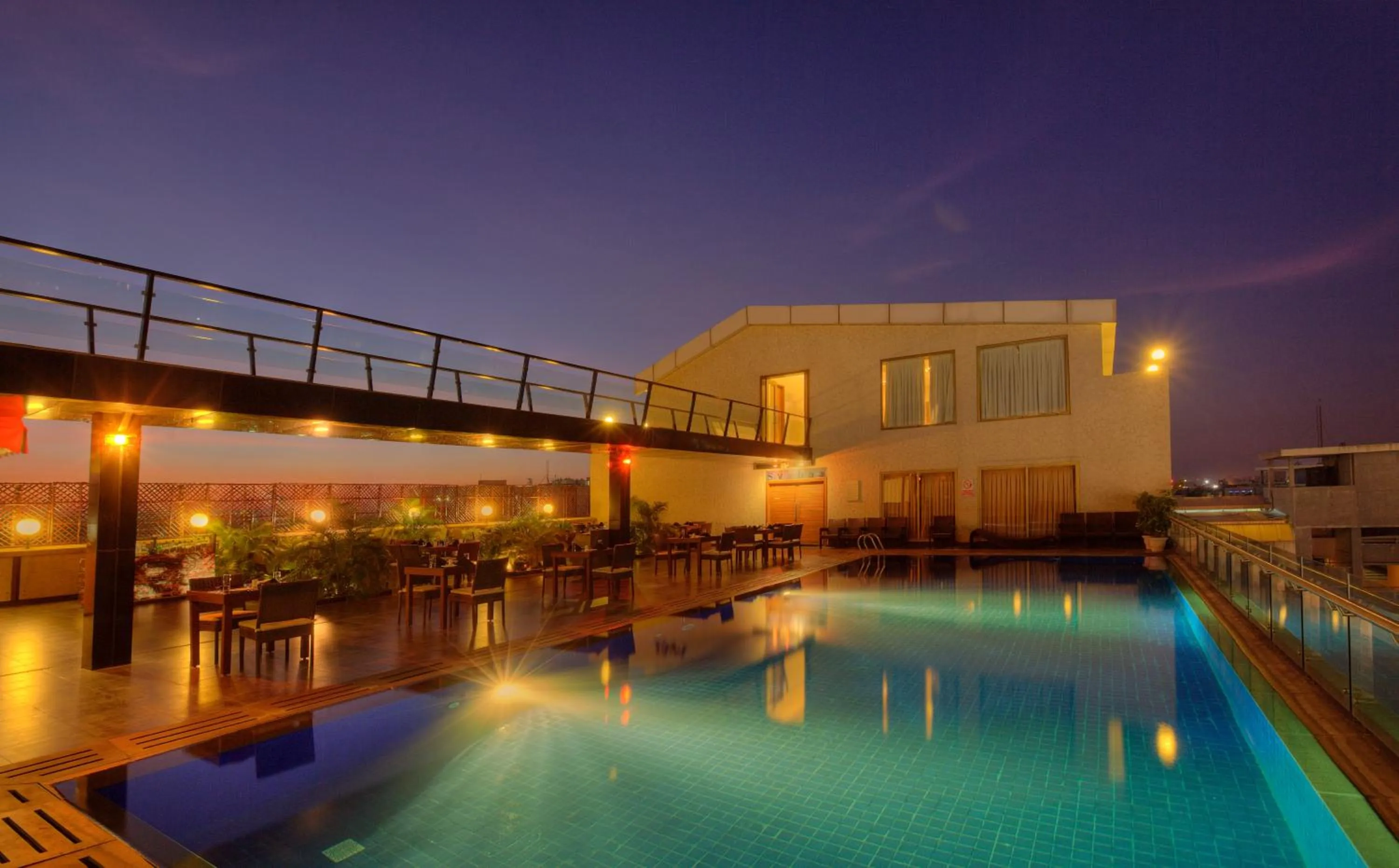 Restaurant/places to eat in Hotel Parc Estique