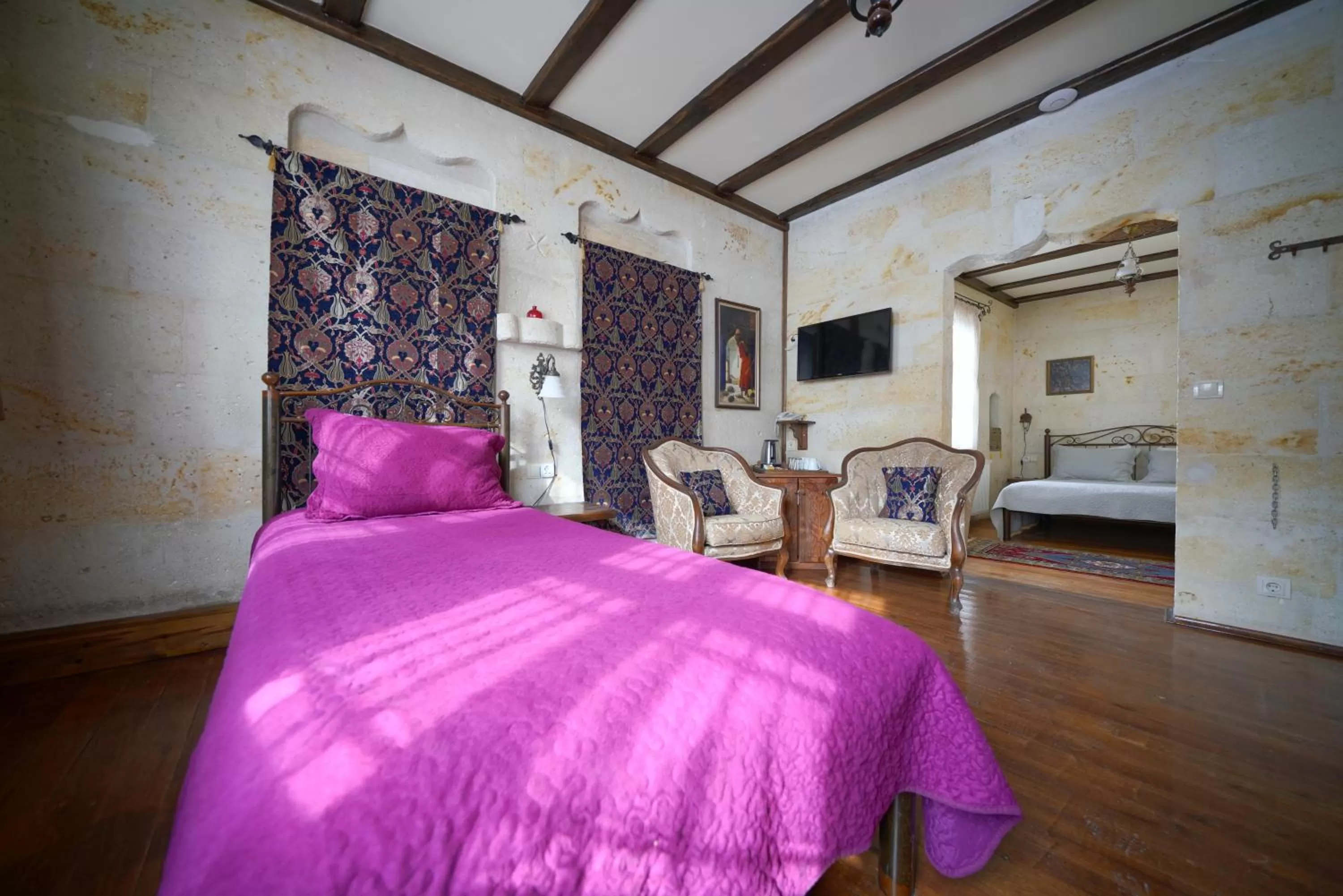 Bed in Vista Cave Hotel