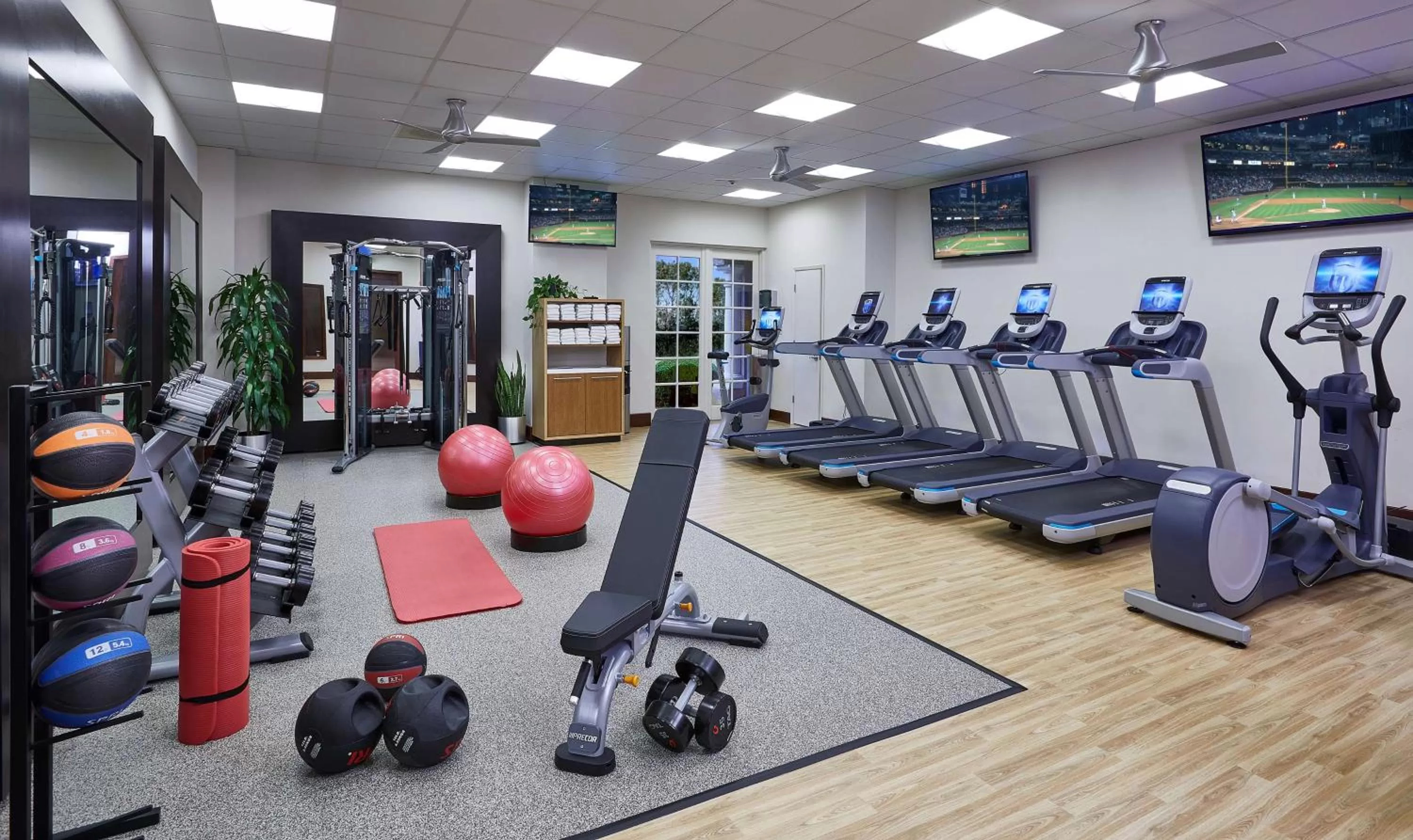 Fitness centre/facilities in Doubletree by Hilton Phoenix Mesa