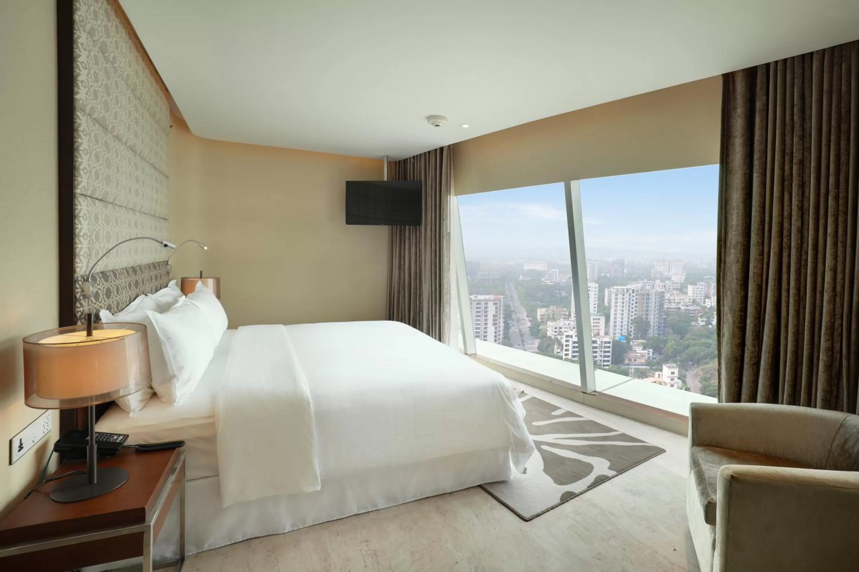 View (from property/room), Bed in Crowne Plaza Dhaka Gulshan by IHG