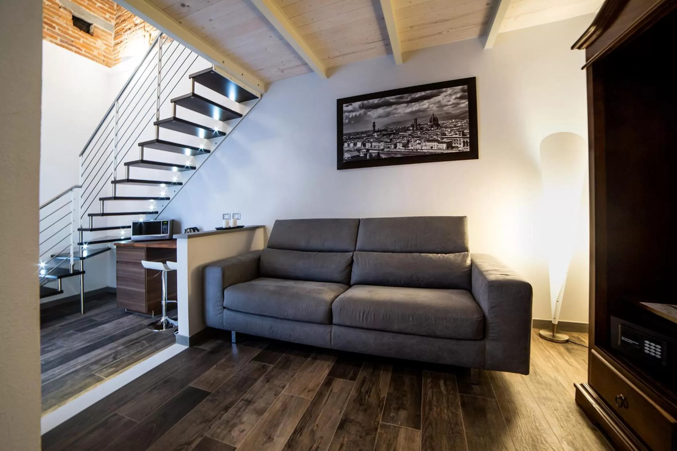 Photo of the whole room, Seating Area in Medici Soderini