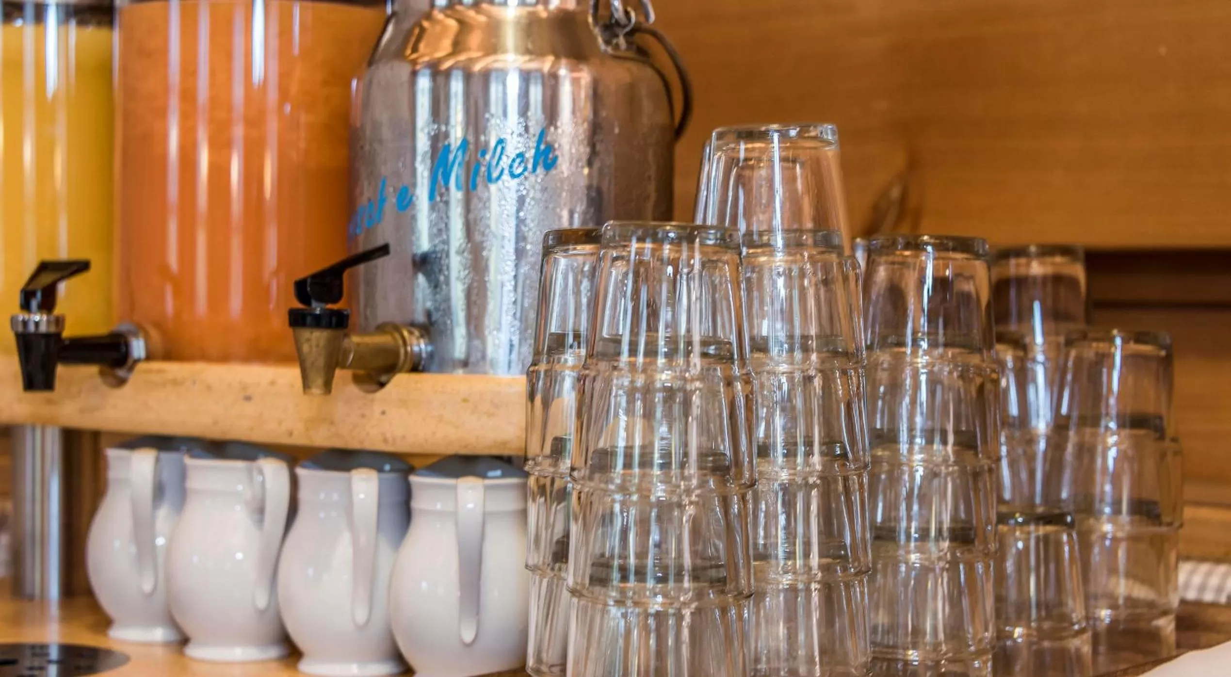 Buffet breakfast in Hotel Mutz Garni