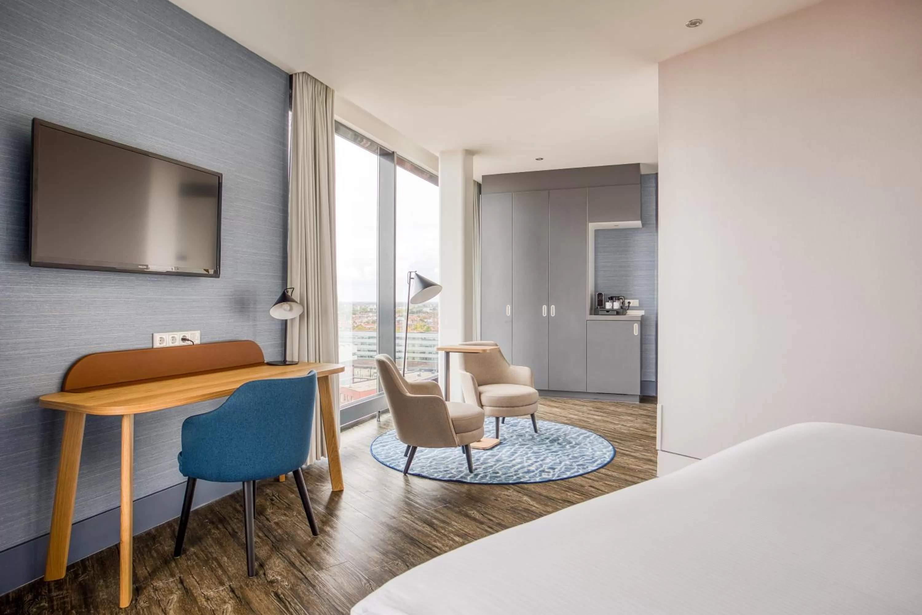 Living room, Bed in Mercure Hotel Amersfoort Centre