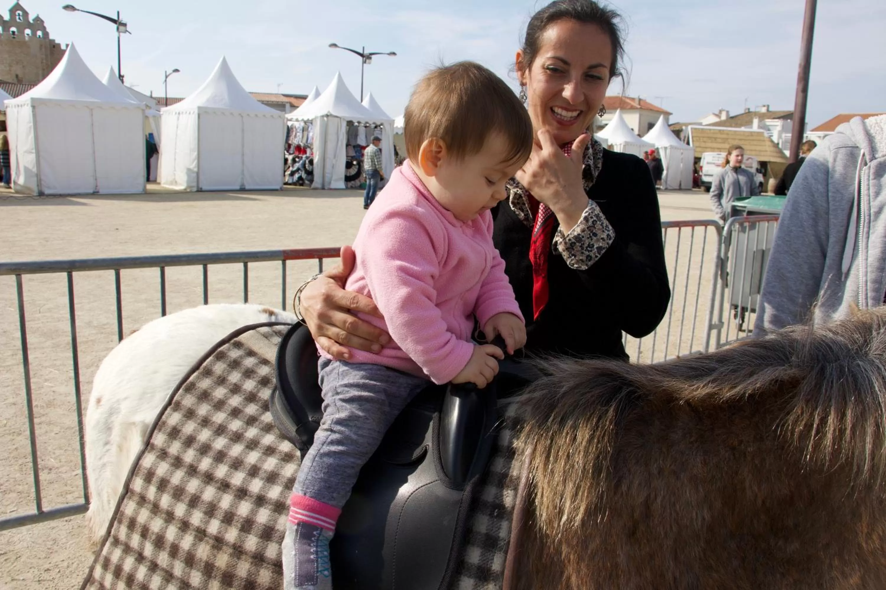 Horse-riding in Gites Chambres d'hotes Mazet du Maréchal Ferrant