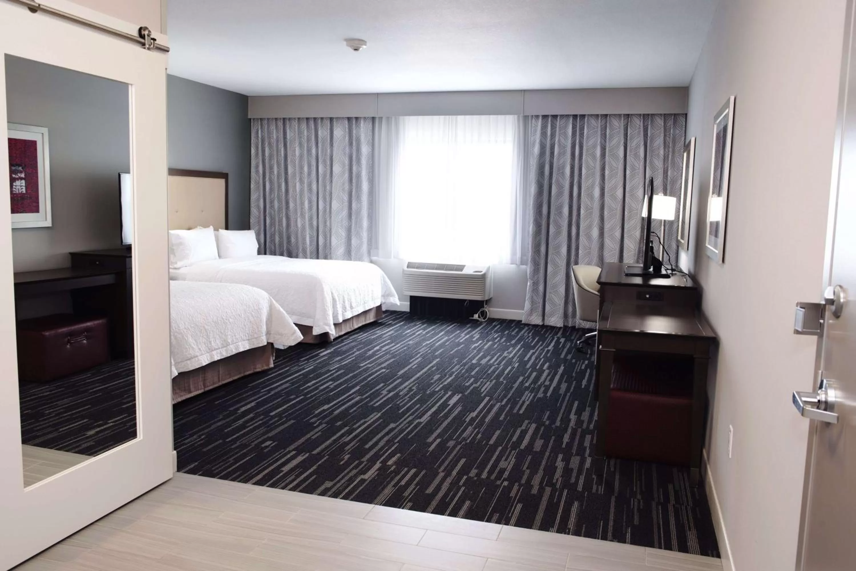 Bedroom, Bed in Hampton Inn & Suites Des Moines/Urbandale Ia