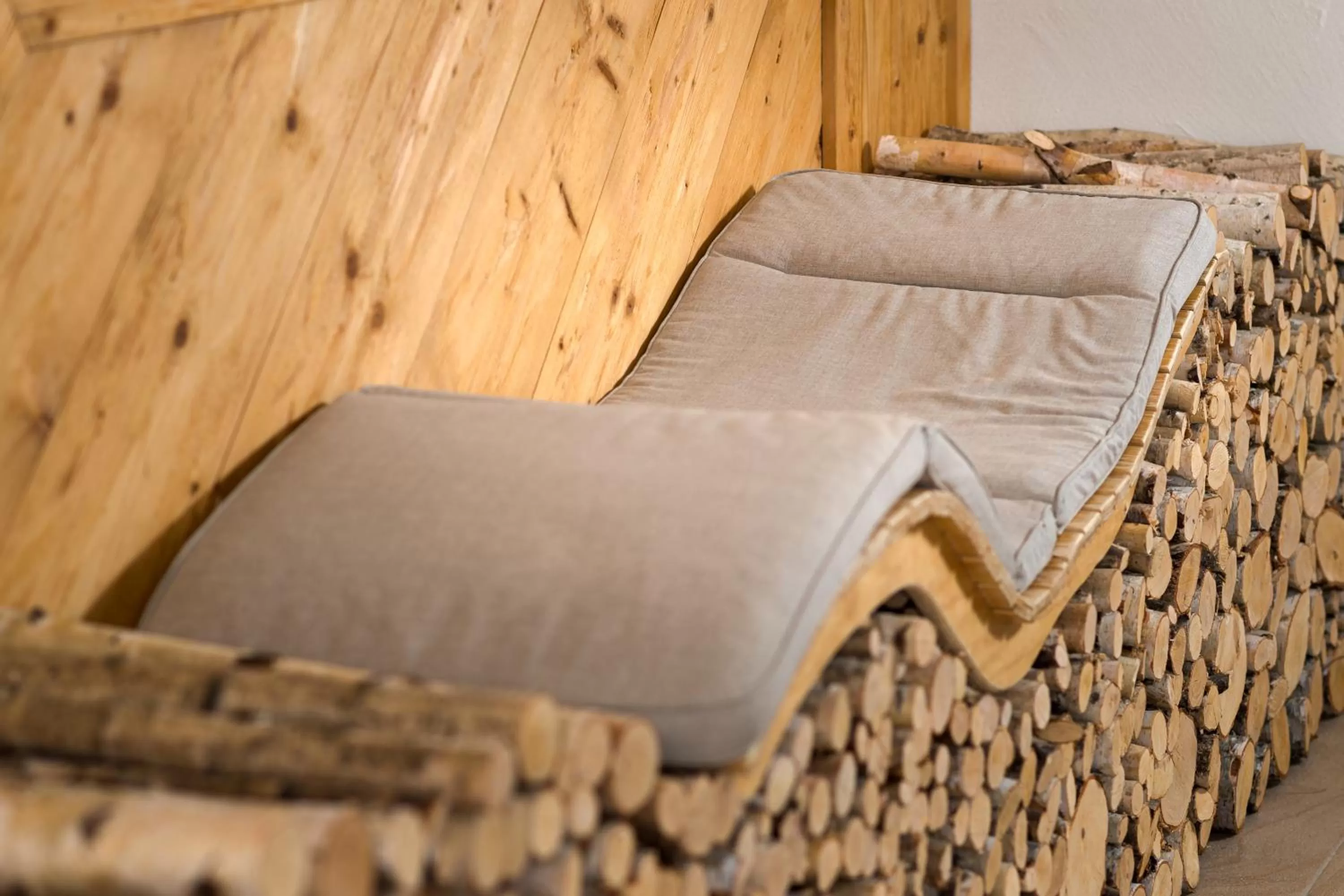 Decorative detail, Bed in FORESTO holiday apartments