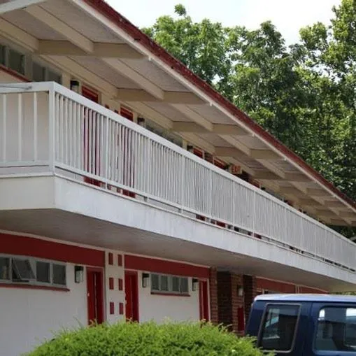 Property building in Hometown Inn Staunton