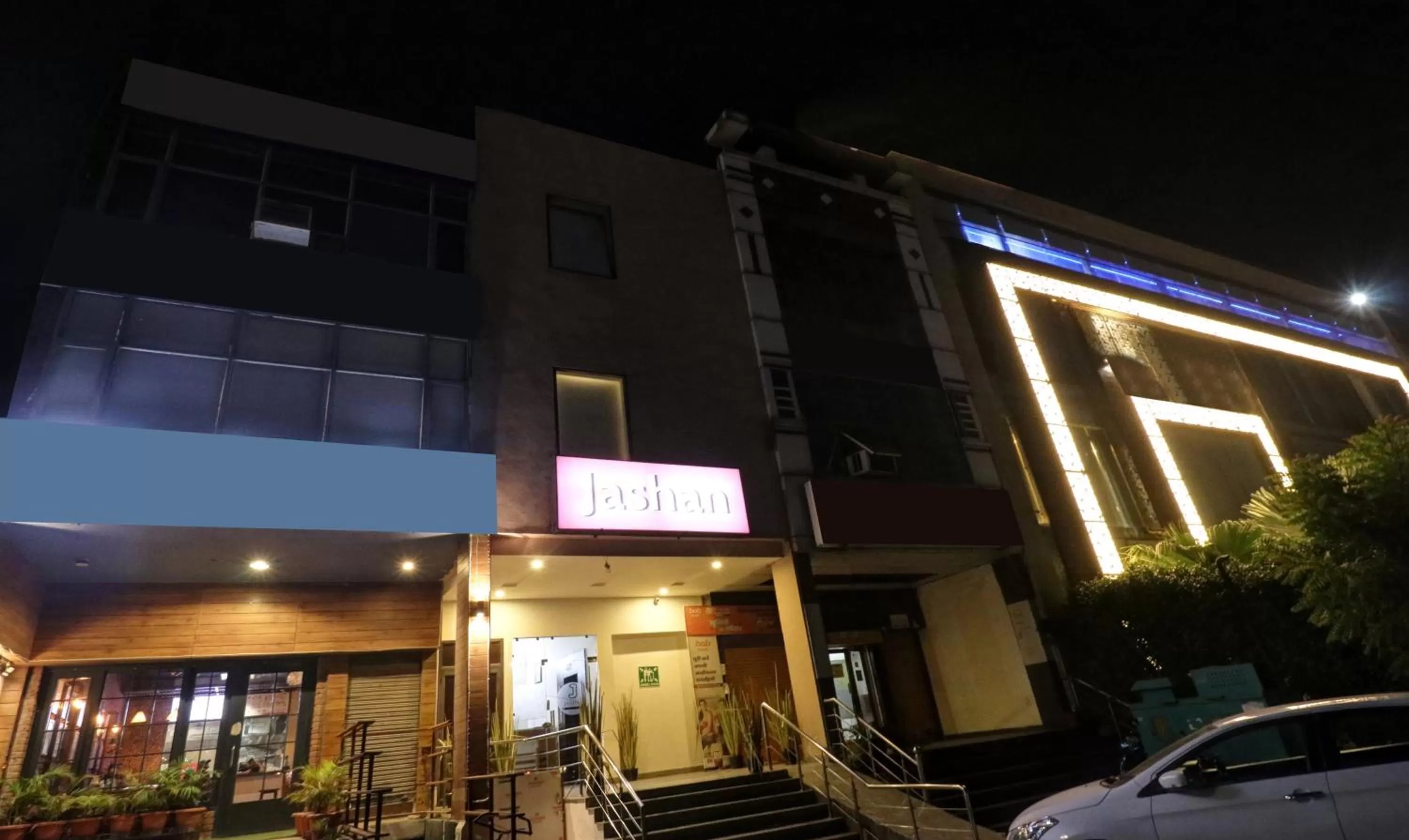 Property building in Itsy Hotels Jashan