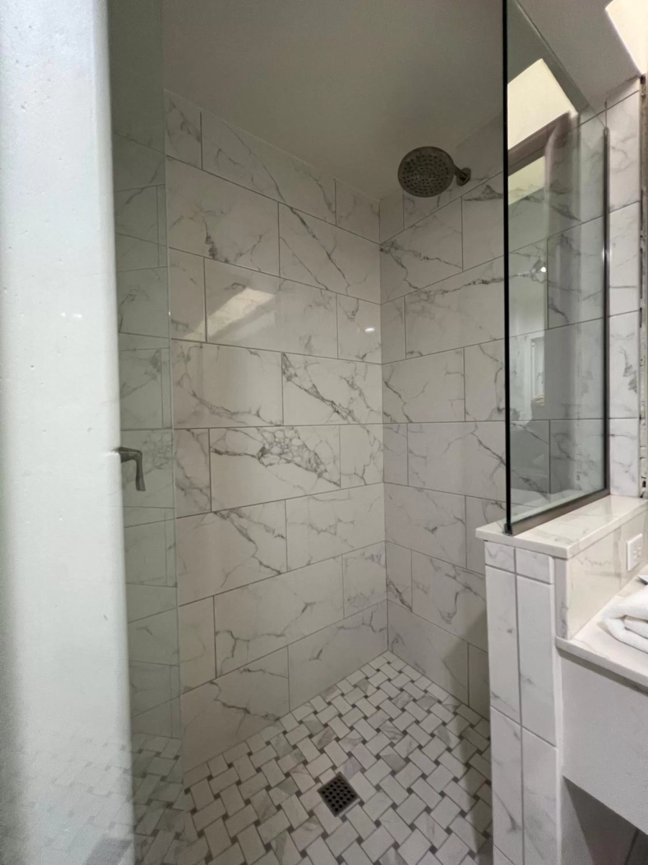 Shower in The Capri Inn