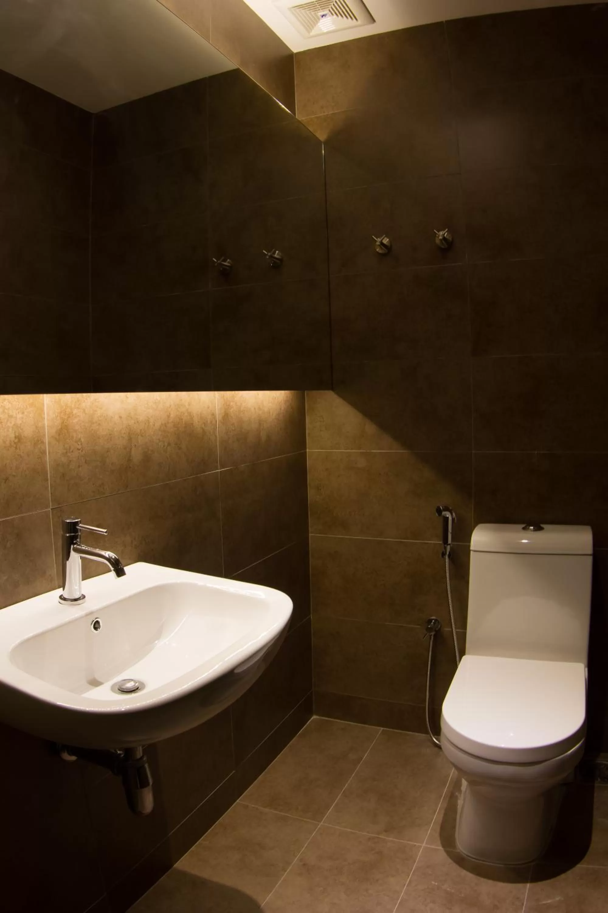 Toilet in Mood Hotel