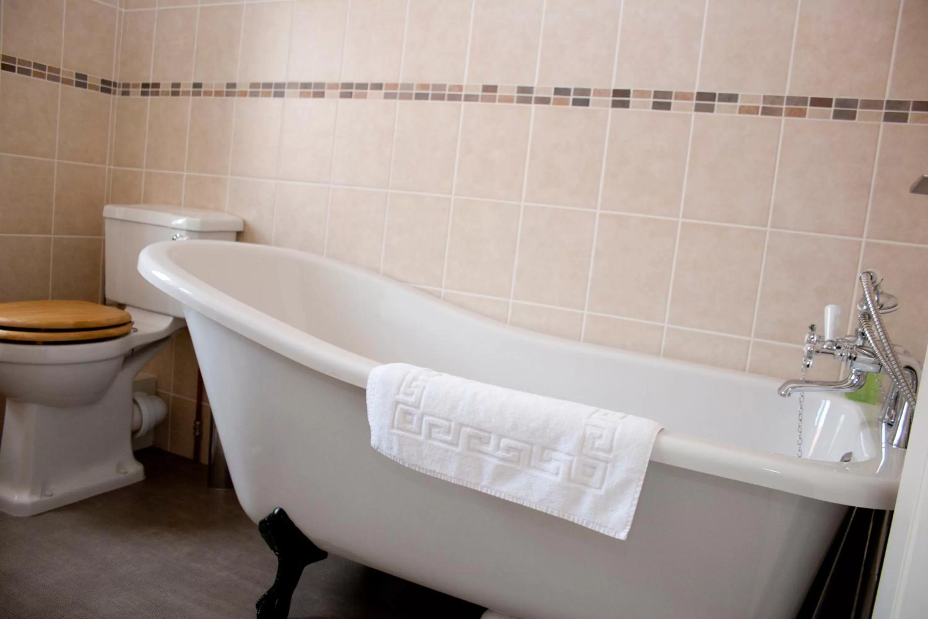 Bathroom in Kings Arms