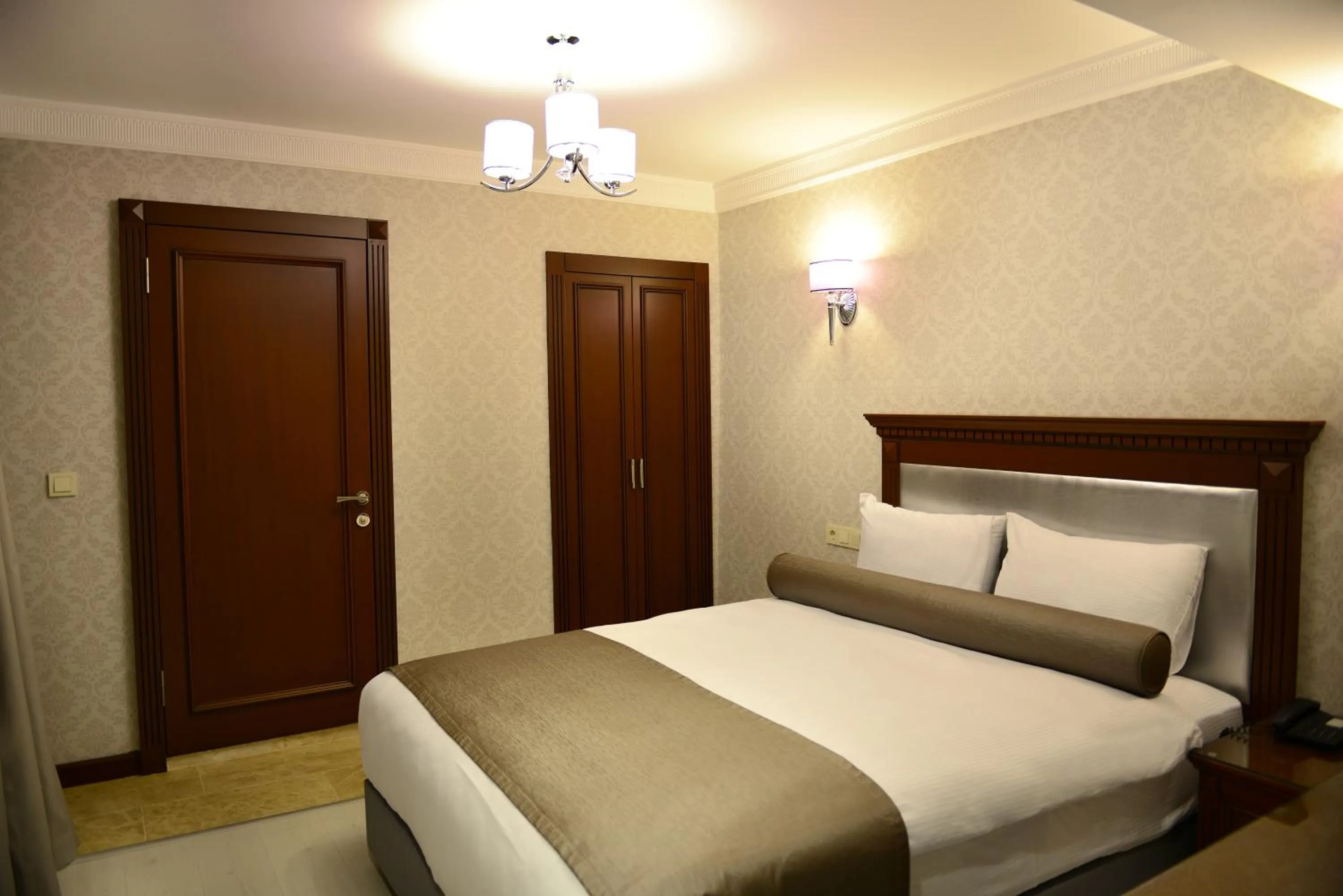 Photo of the whole room, Bed in Grand Bazaar Hotel