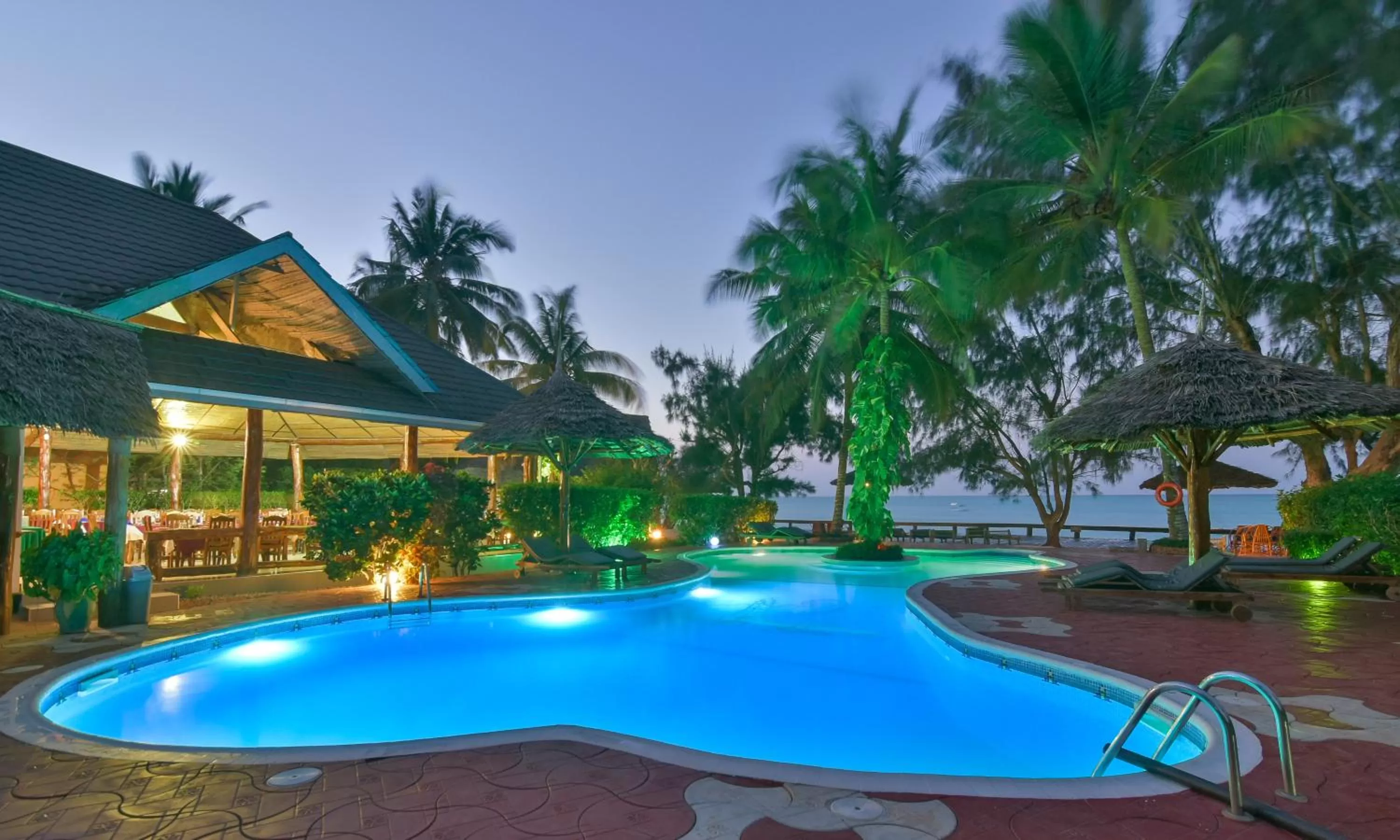 Swimming pool in Mnarani Beach Cottages