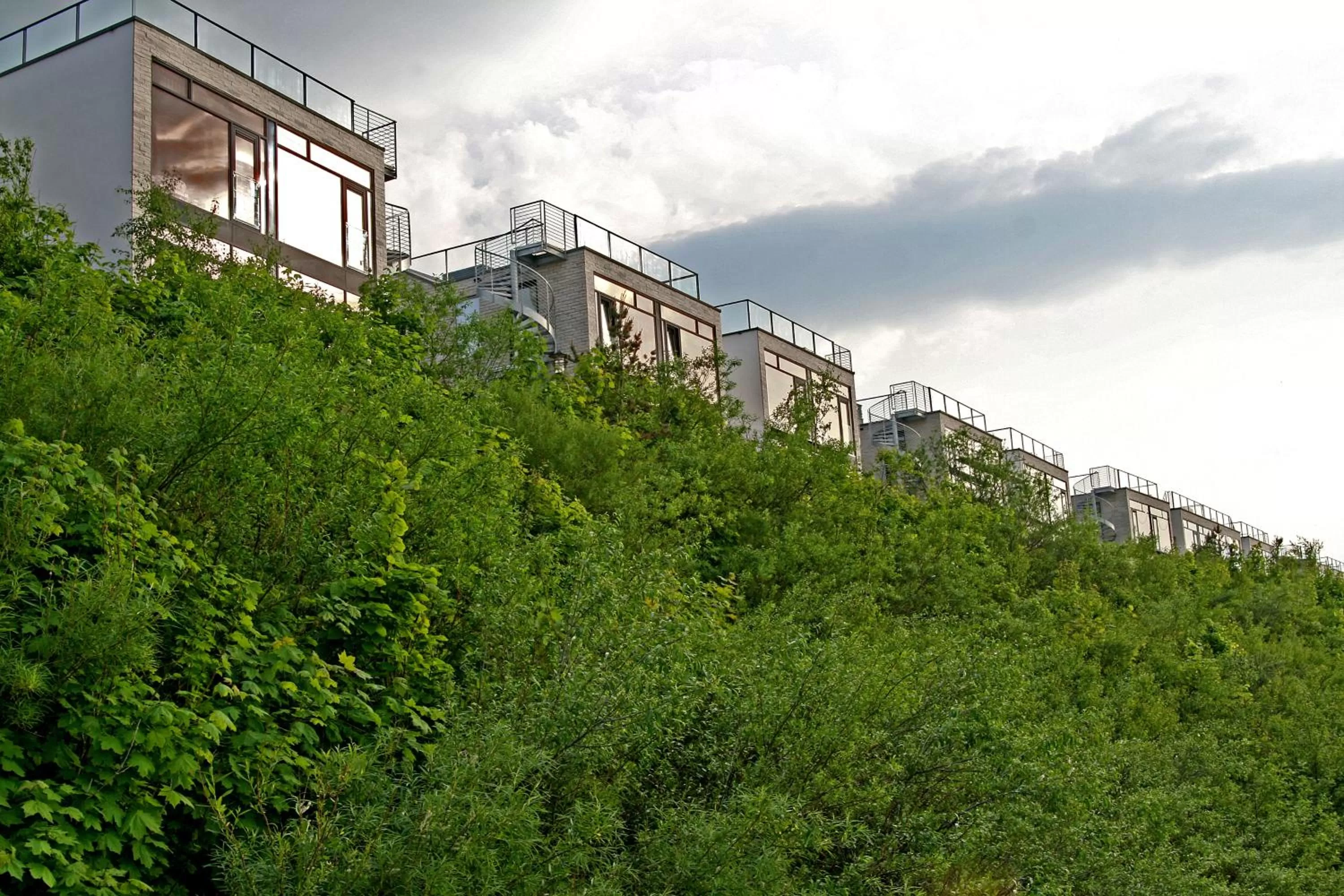 Facade/entrance in Boulevard Ustronie Morskie by Zdrojowa