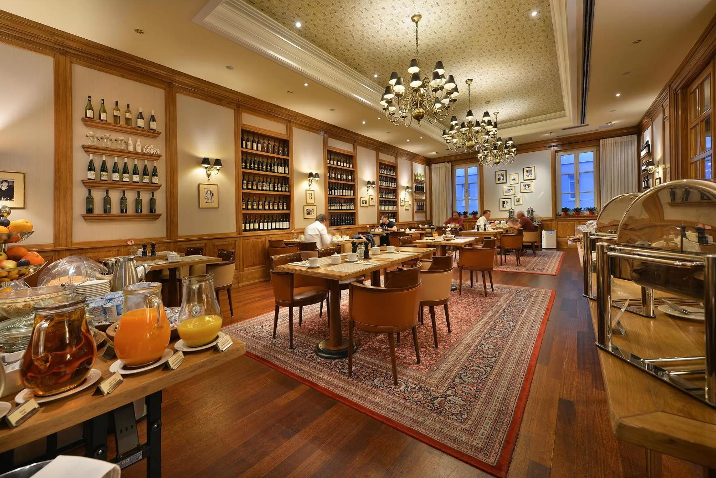 Restaurant/places to eat in Marrol's Boutique Hotel