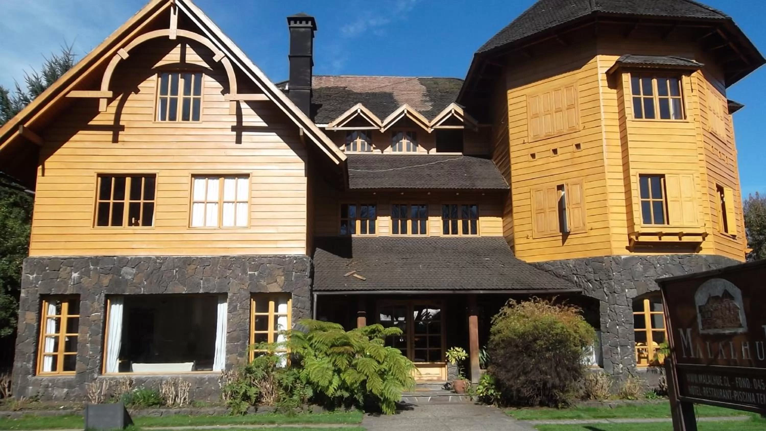 Property building in Hotel Malalhue