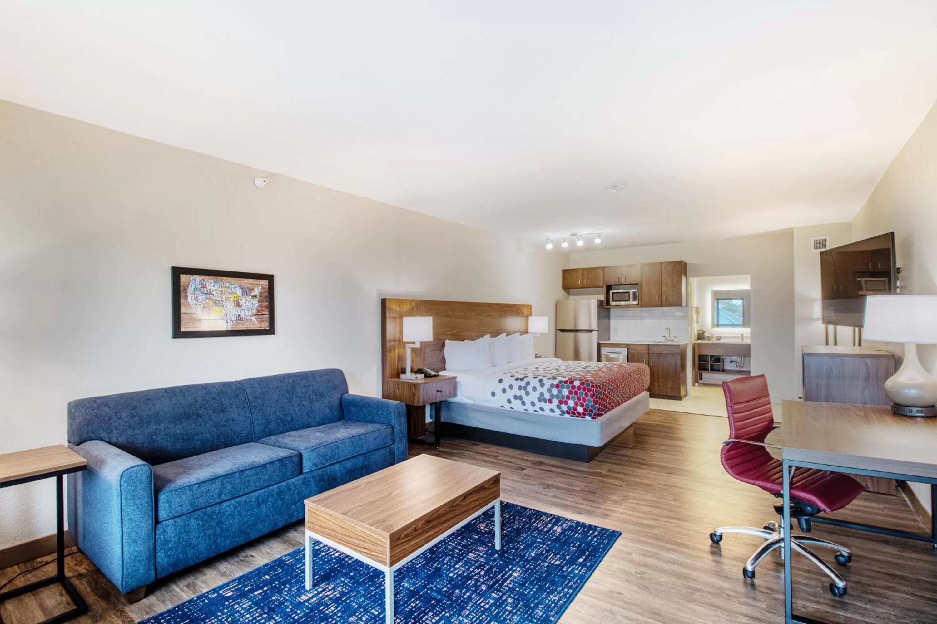 TV and multimedia in Econo Lodge Inn & Suites Foley-North Gulf Shores