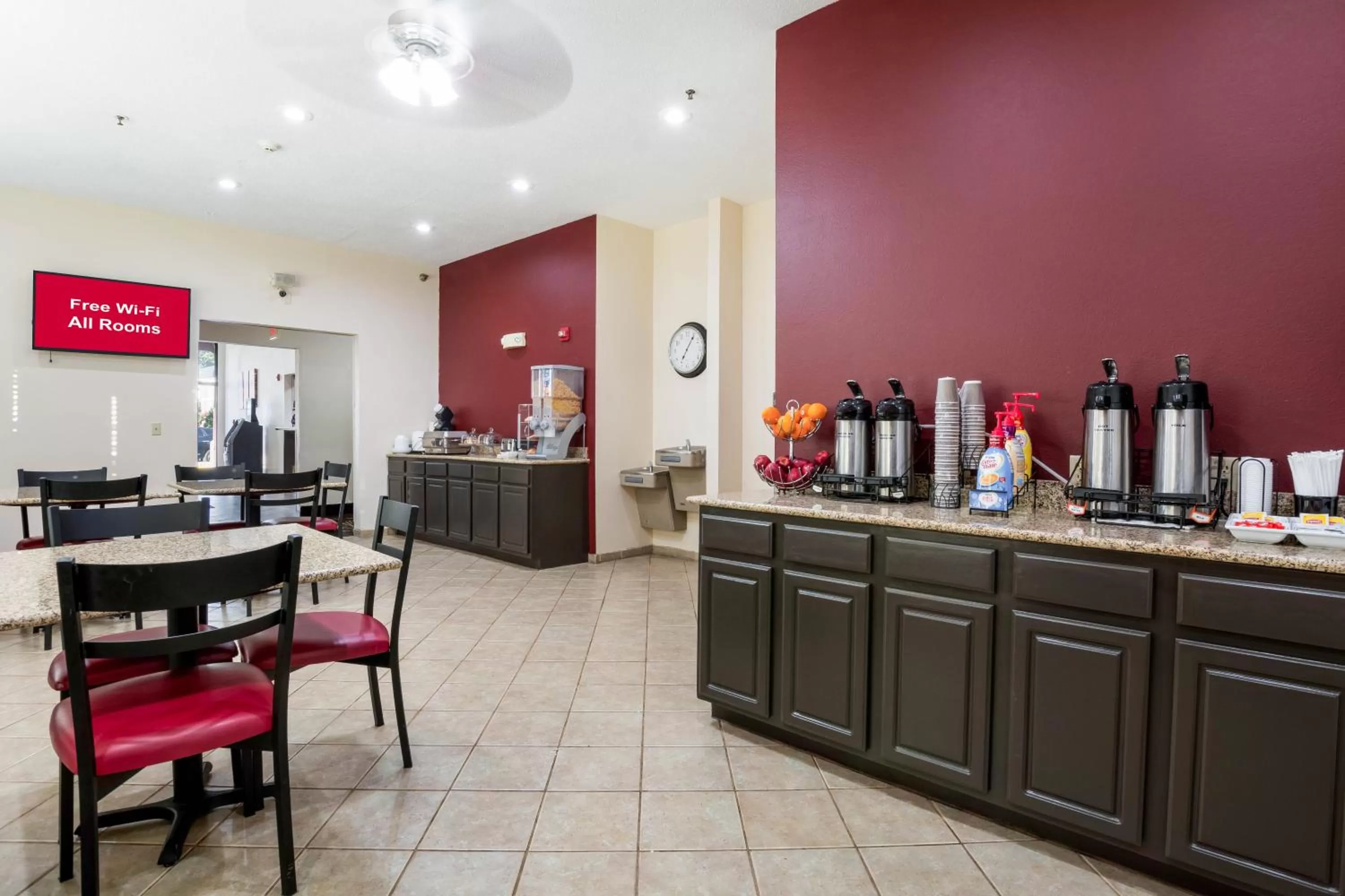 Breakfast in Red Roof Inn Carrollton