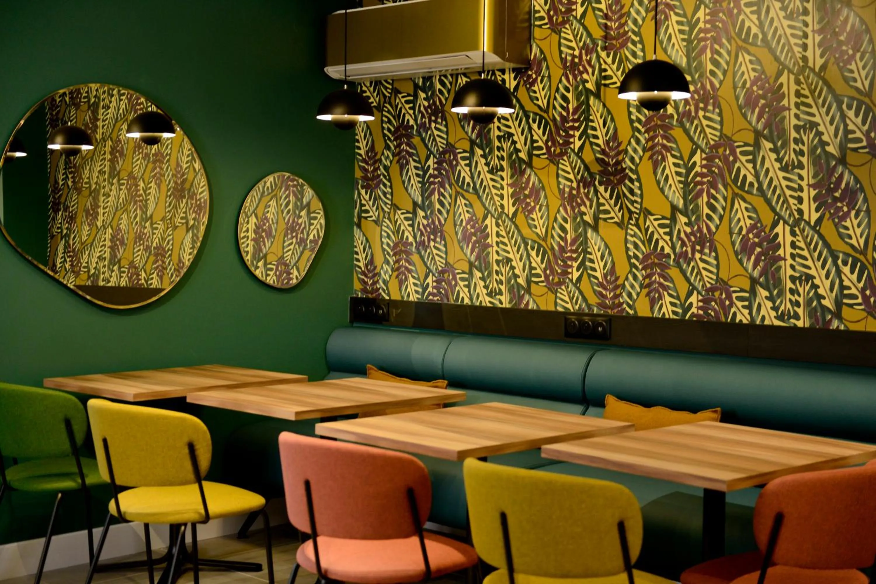 Lounge or bar in Hôtel Villa Berlioz