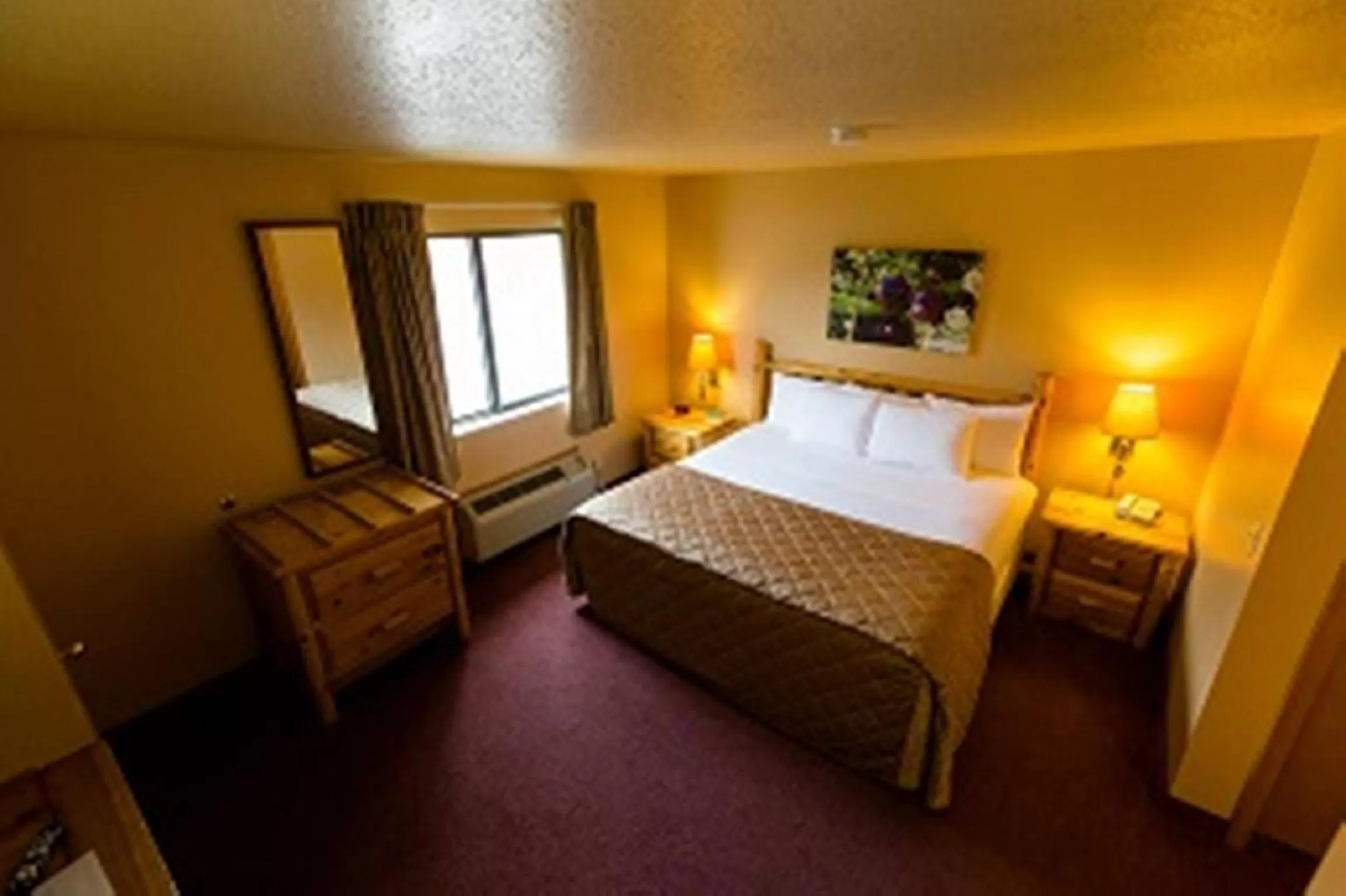 Bedroom, Bed in Cranberry Country Lodge
