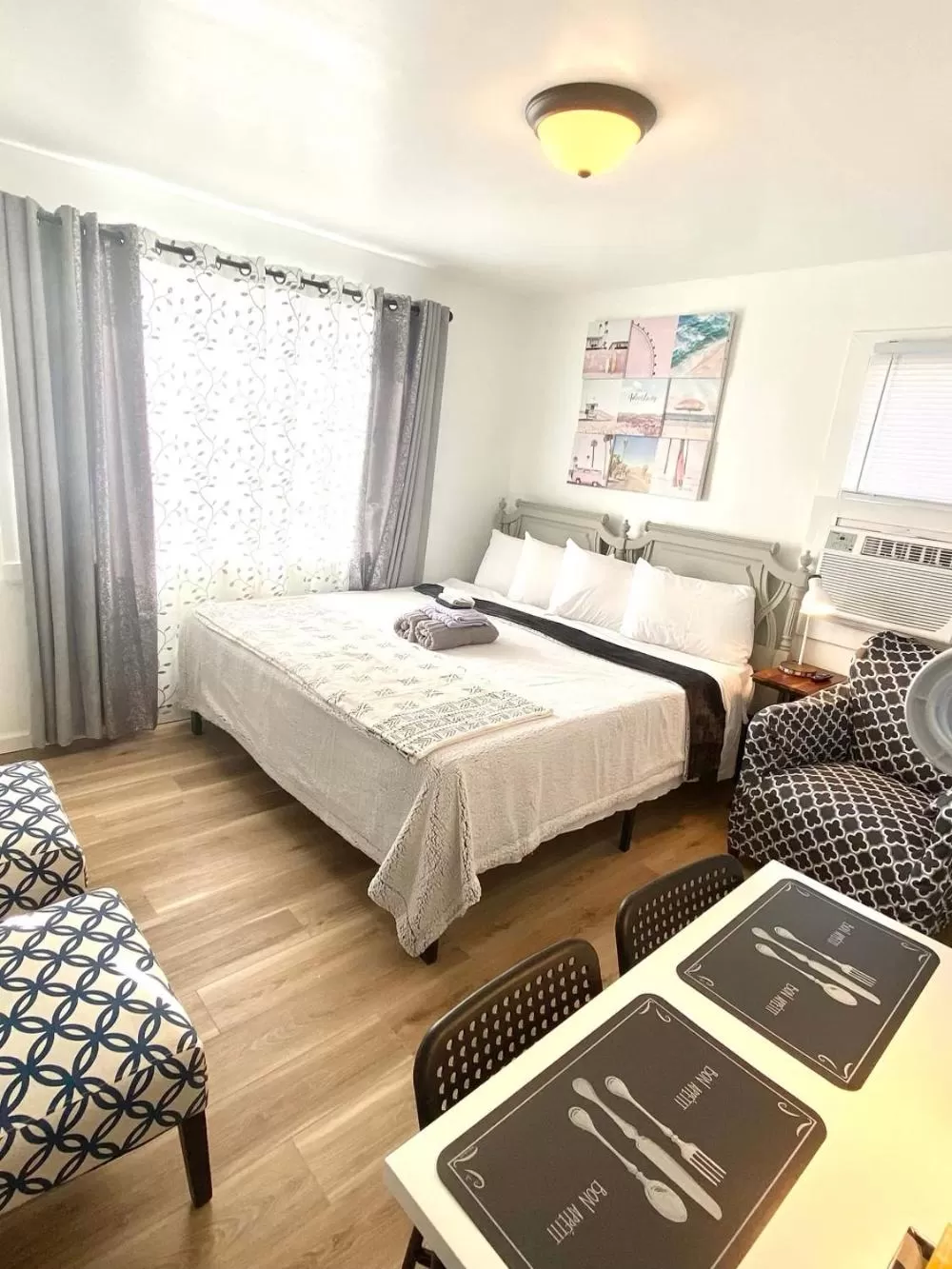 Bed in Cobmin Ridge Motel