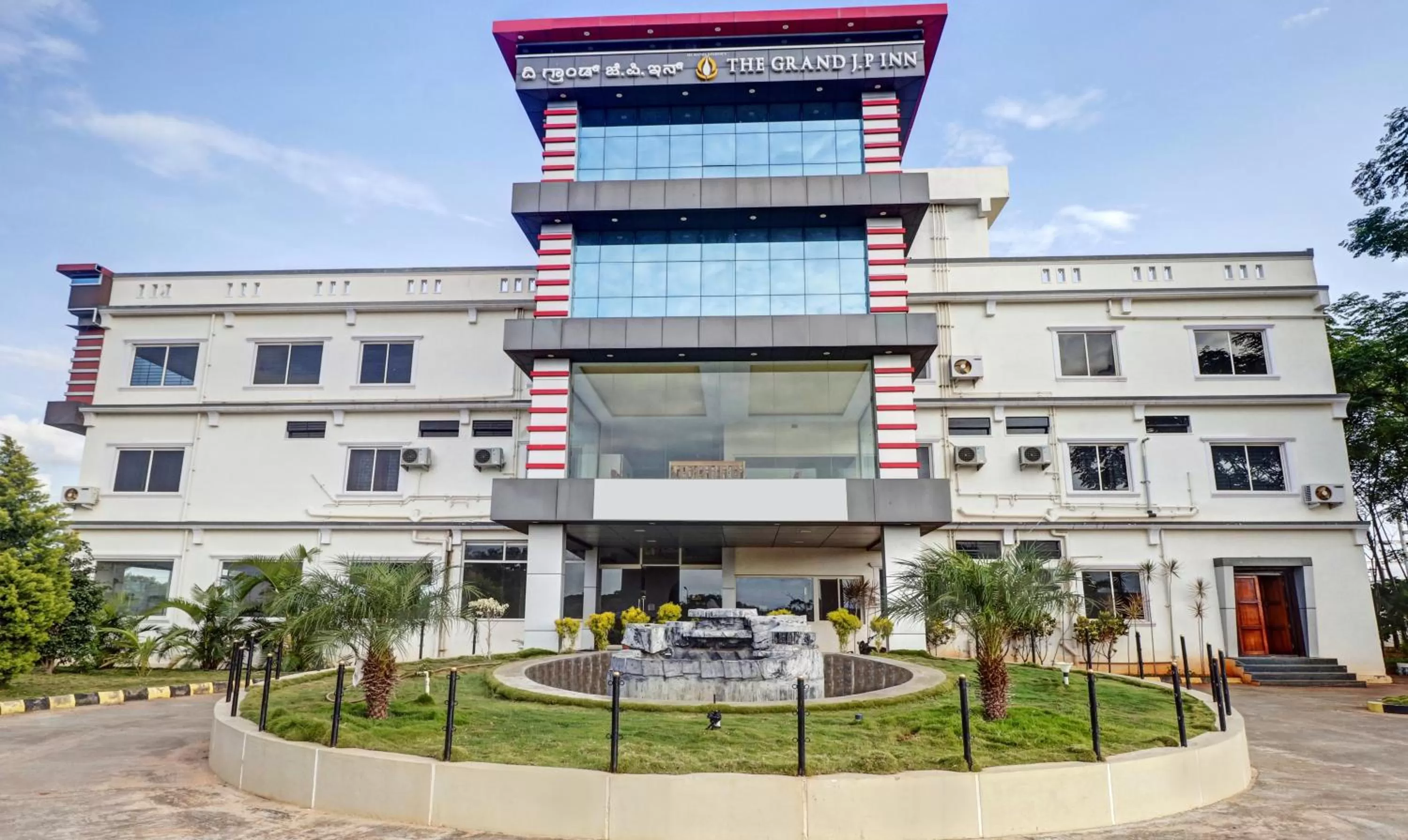 Facade/entrance, Property Building in Treebo Trend Grand JP Inn