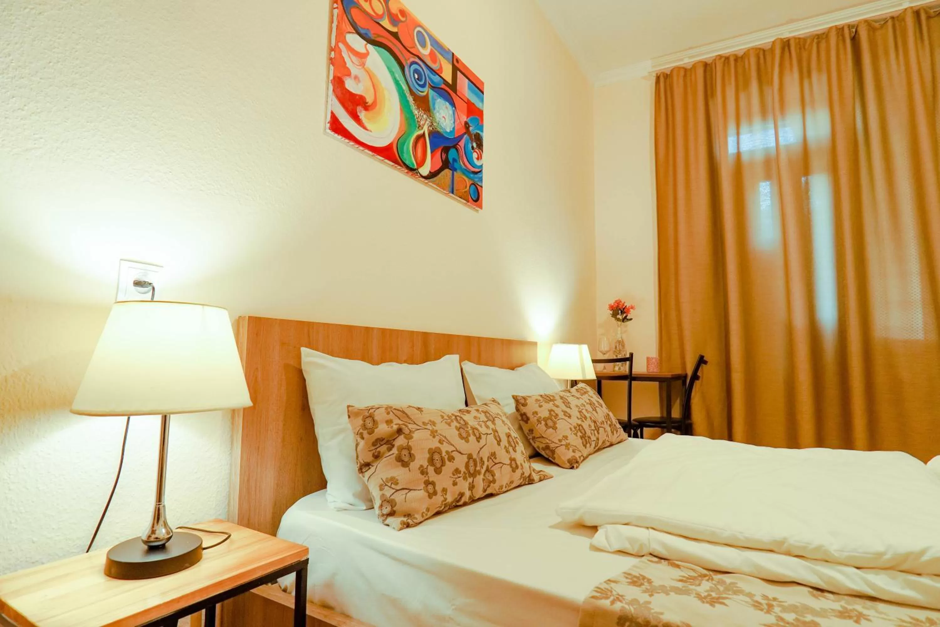 Bedroom, Bed in Check-In Hotel