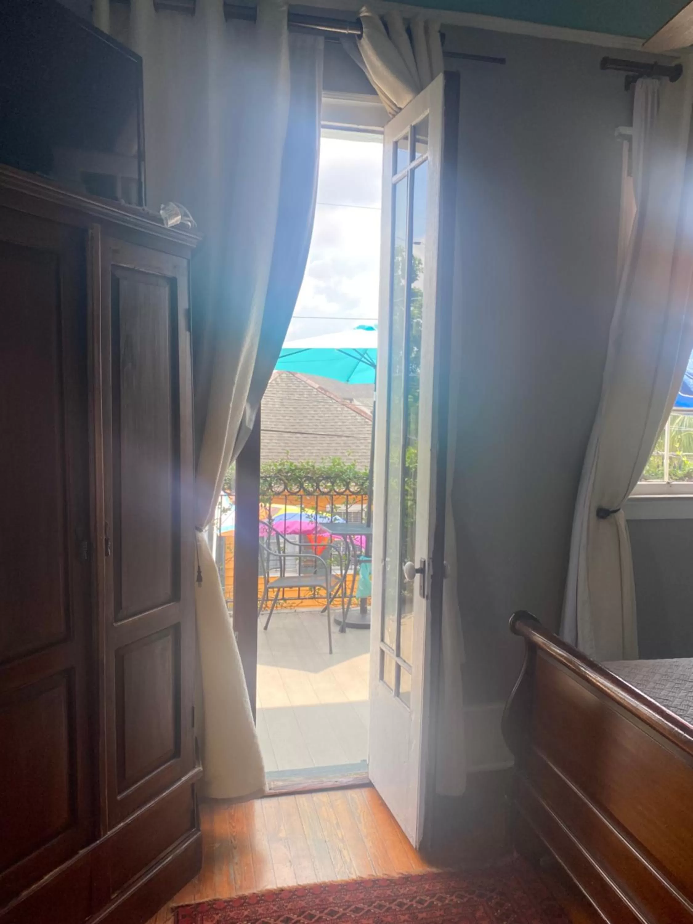 Queen Room with Balcony in Balcony Guest House