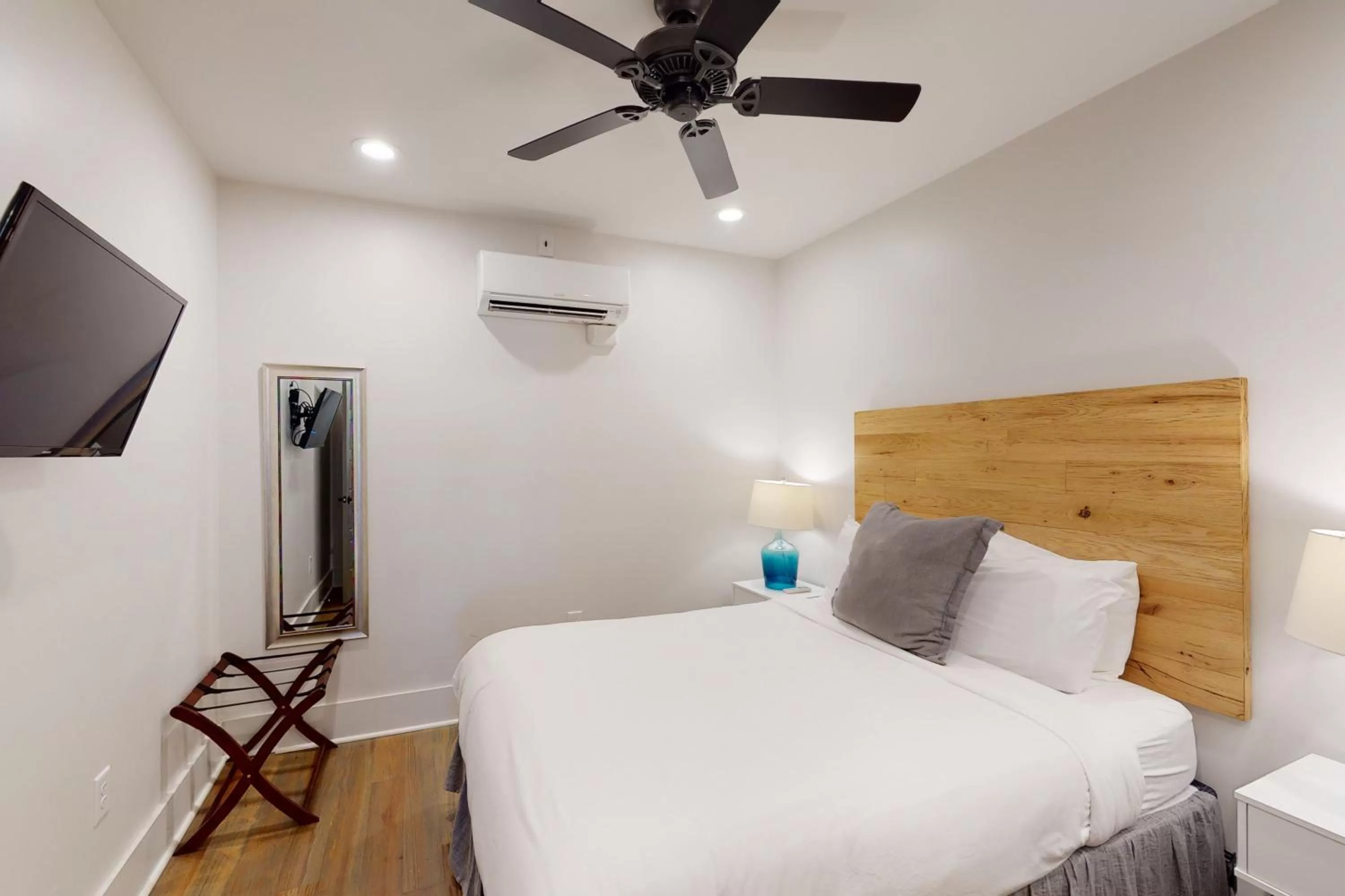 Bed in 493 King Two Bedroom Suites