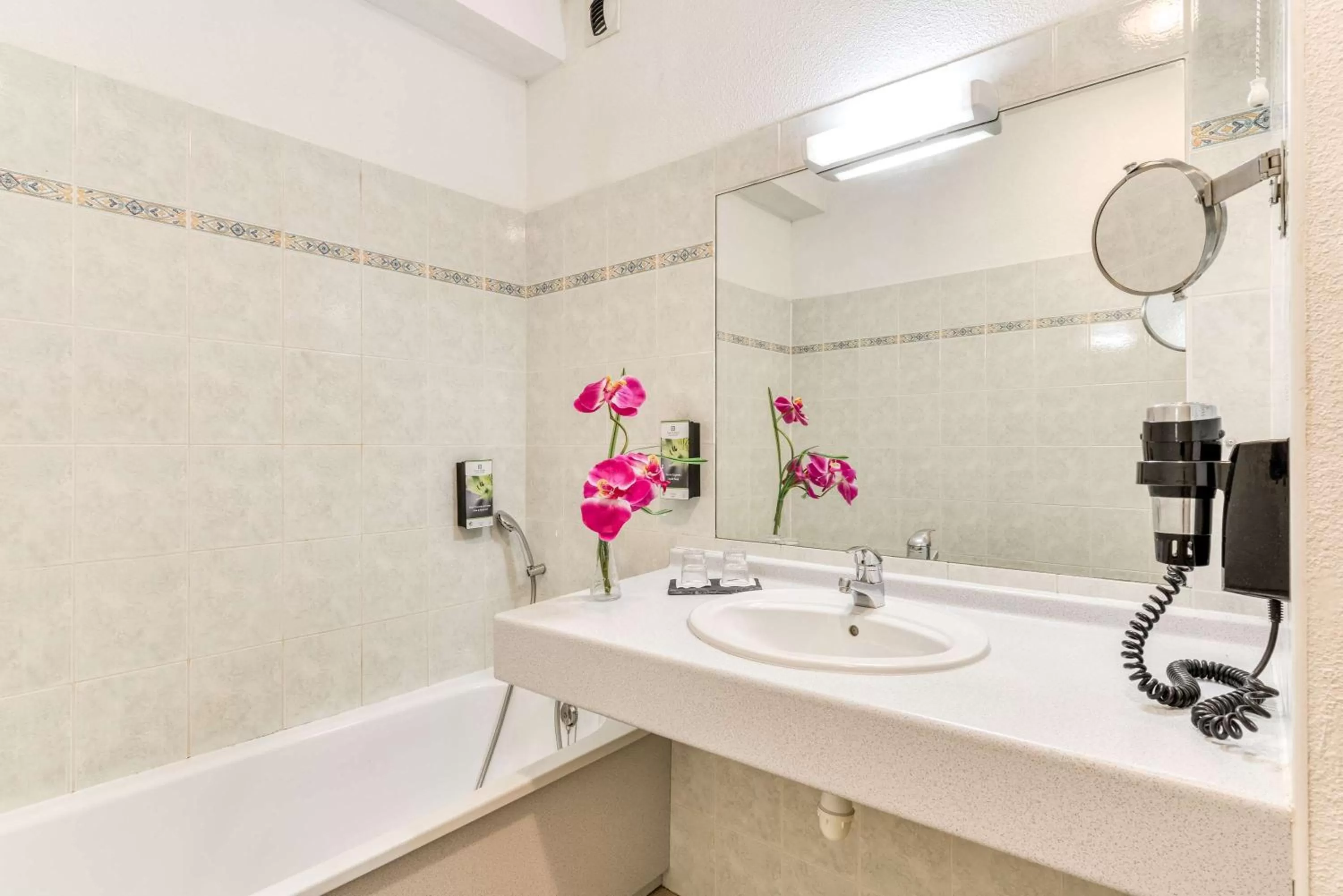 Bathroom in Sure Hotel by Best Western Beziers Le Monestie