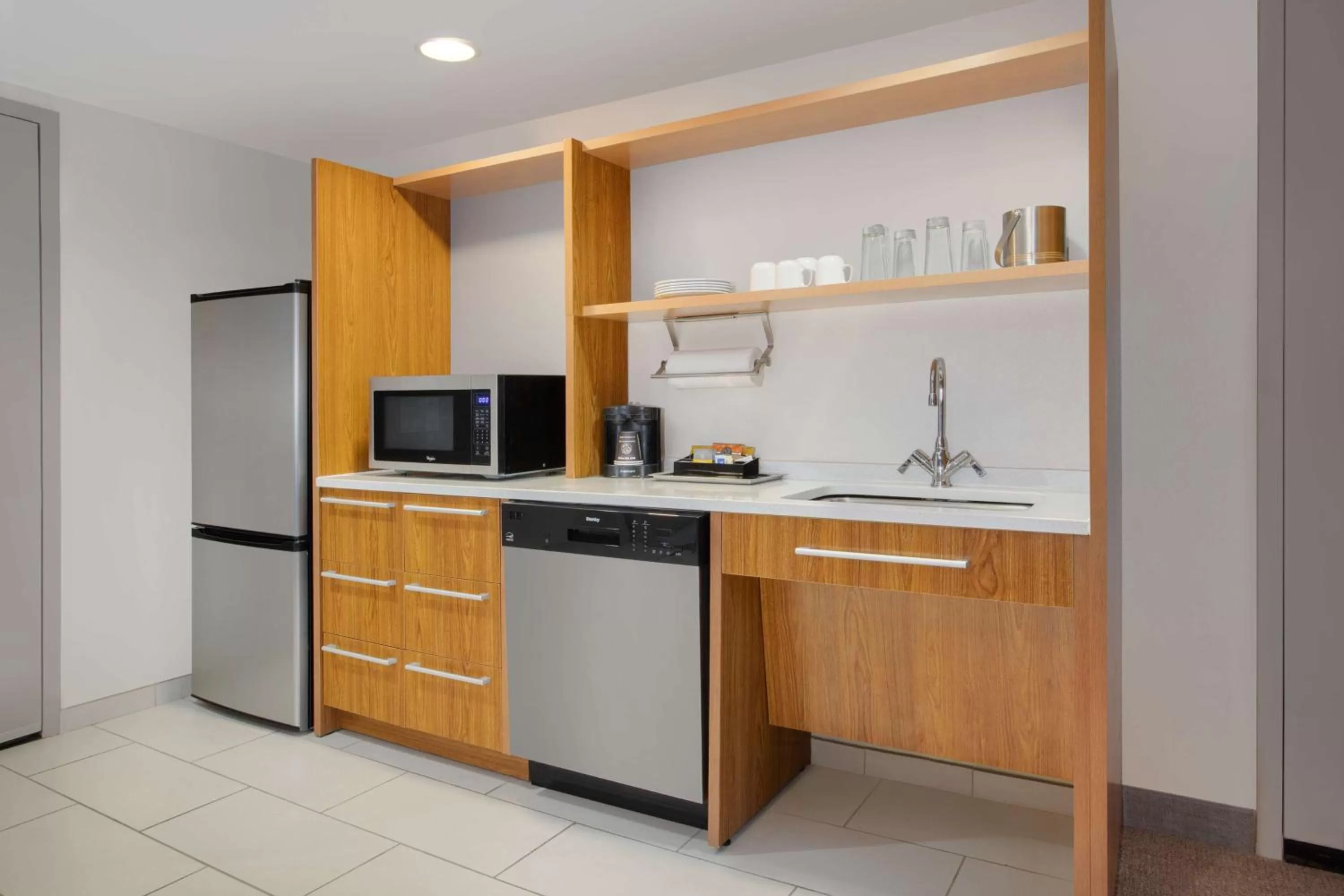 Kitchen or kitchenette in Home2 Suites Charlotte I-77 South