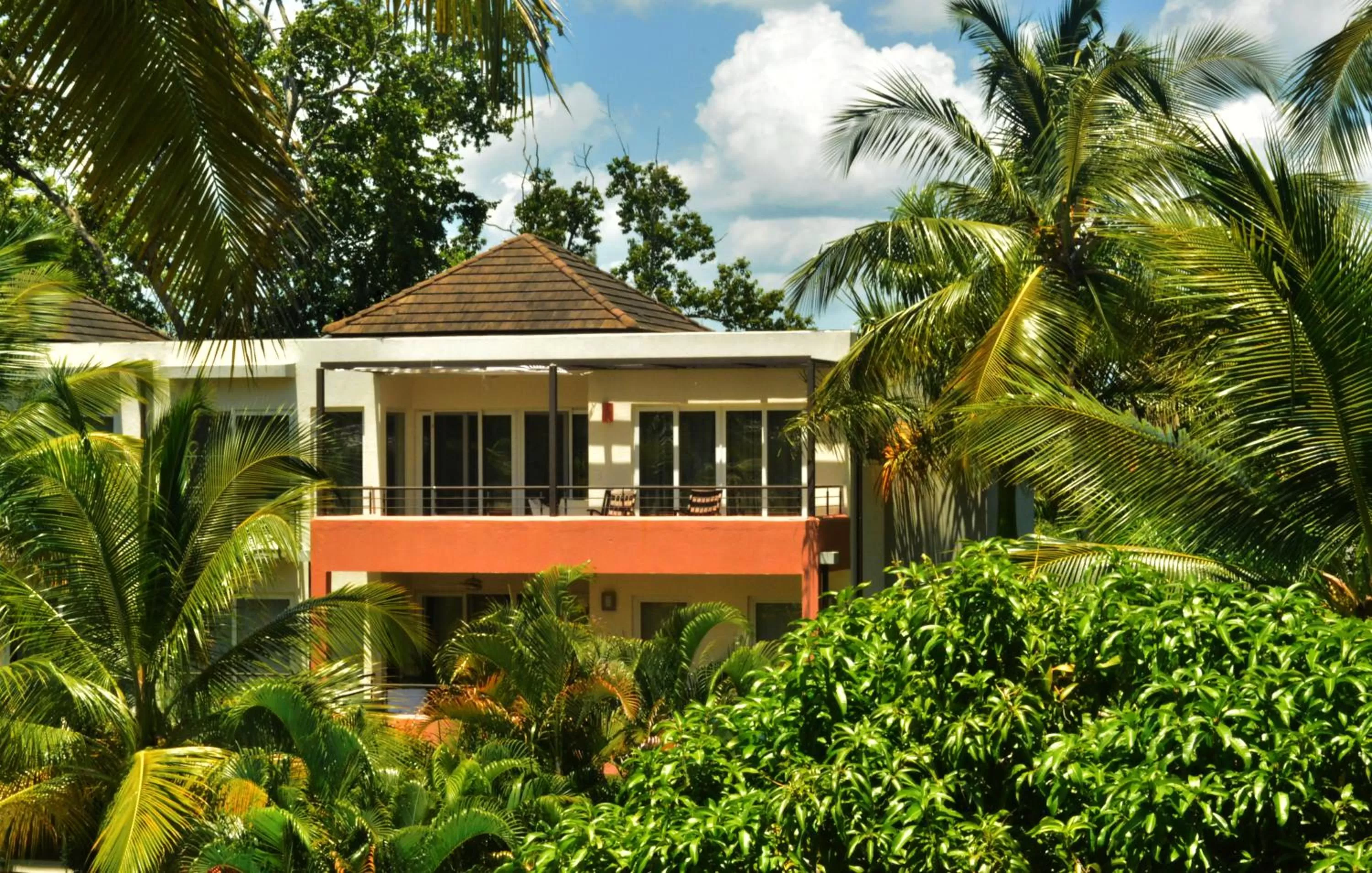 Property building in Instyle Residences at Infiniti Blu