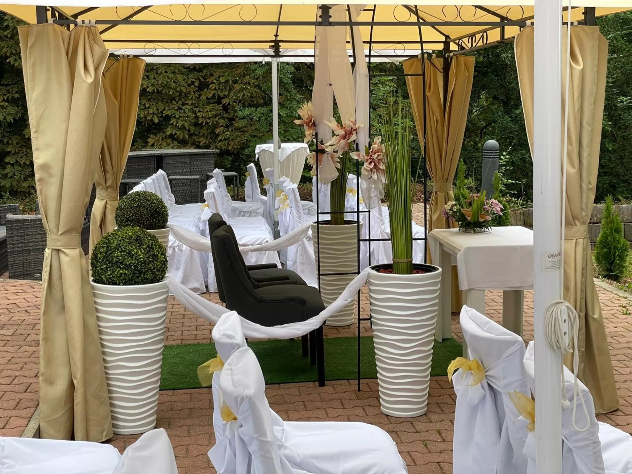 Garden view in Parkhotel Waldschlösschen