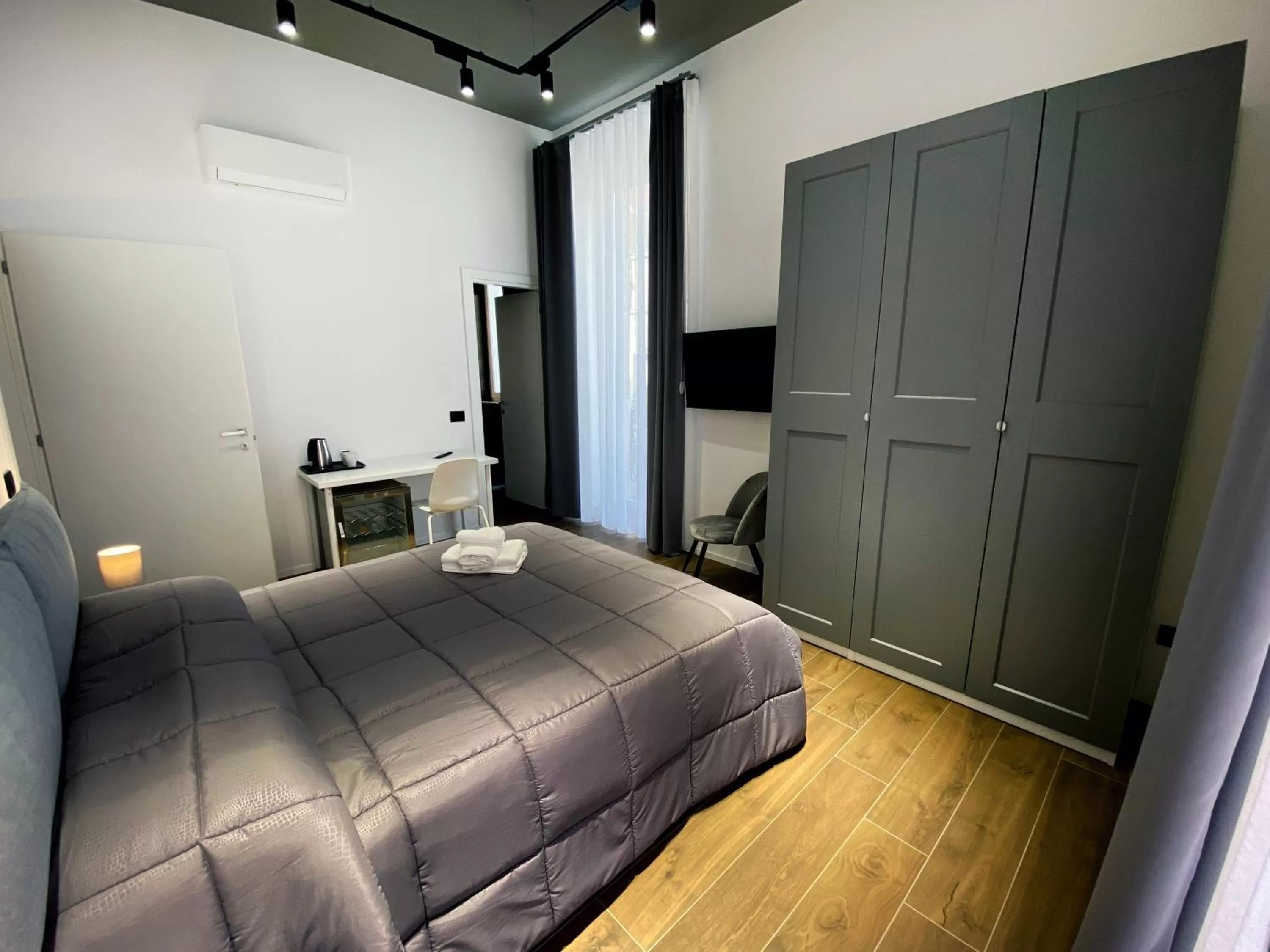 Photo of the whole room, Bed in Business Home Via Isonzo B&B