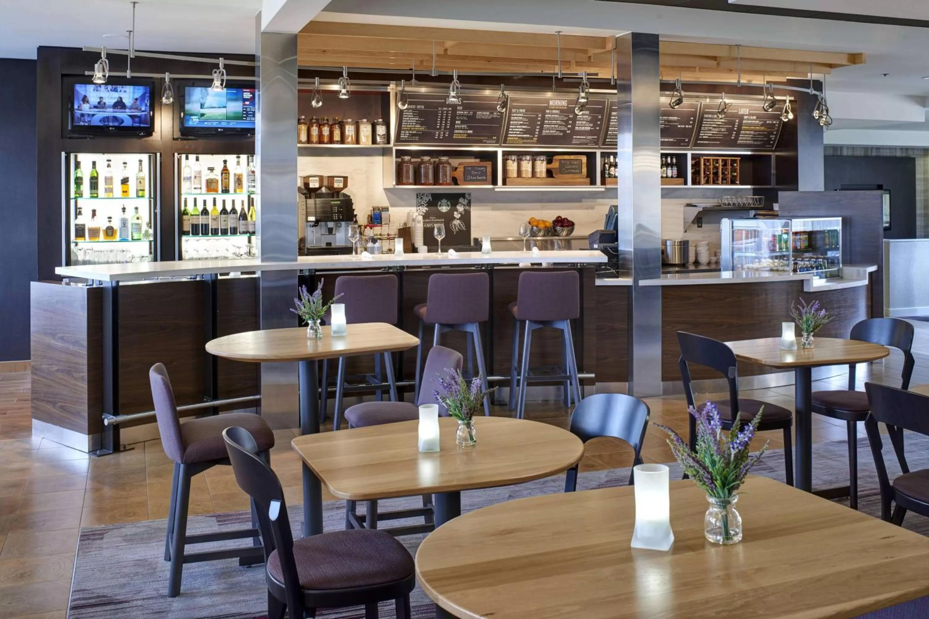 Restaurant/places to eat in Sonesta Select Milwaukee Brookfield