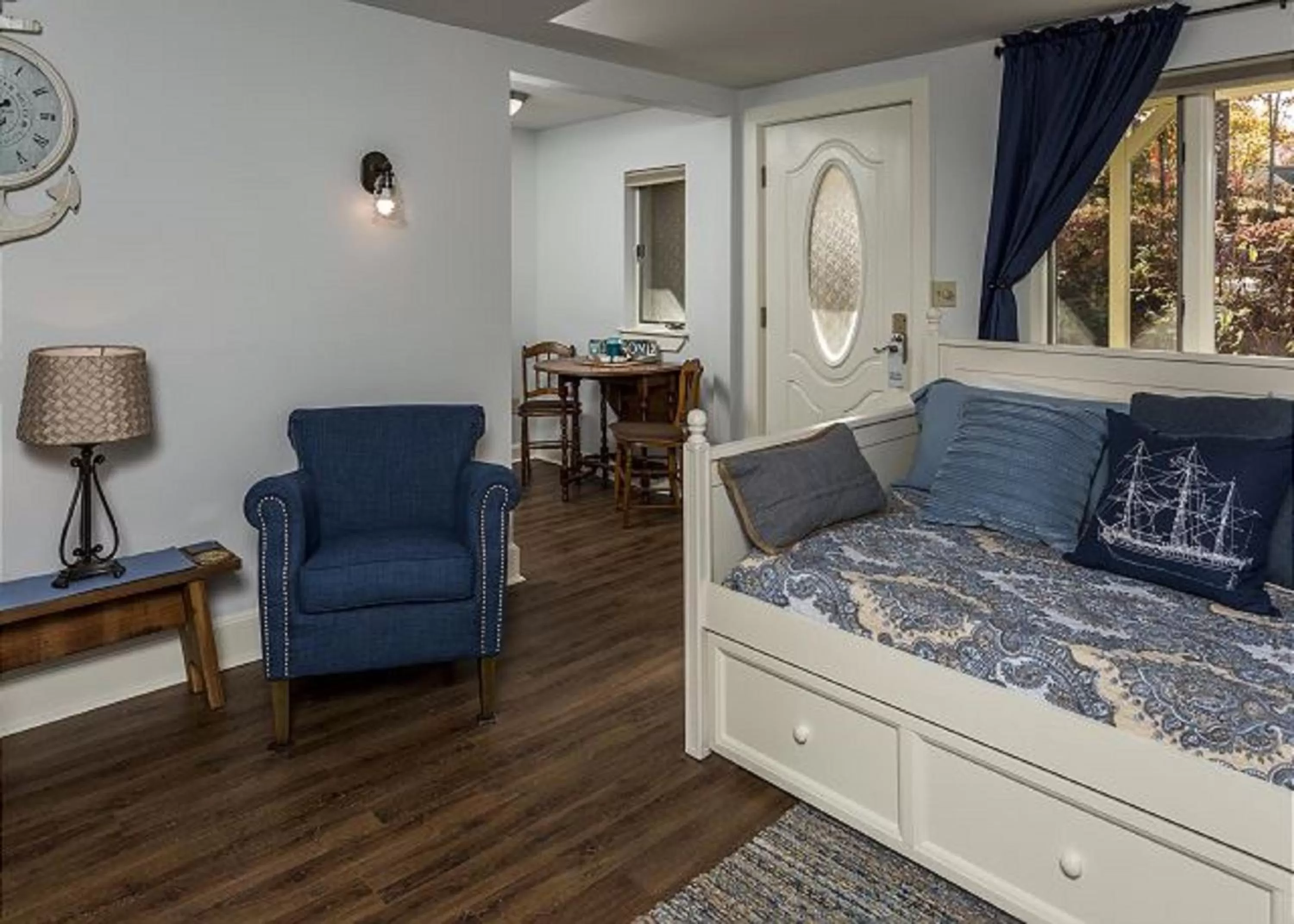Living room, Seating Area in Sheepscot Harbour Village Resort