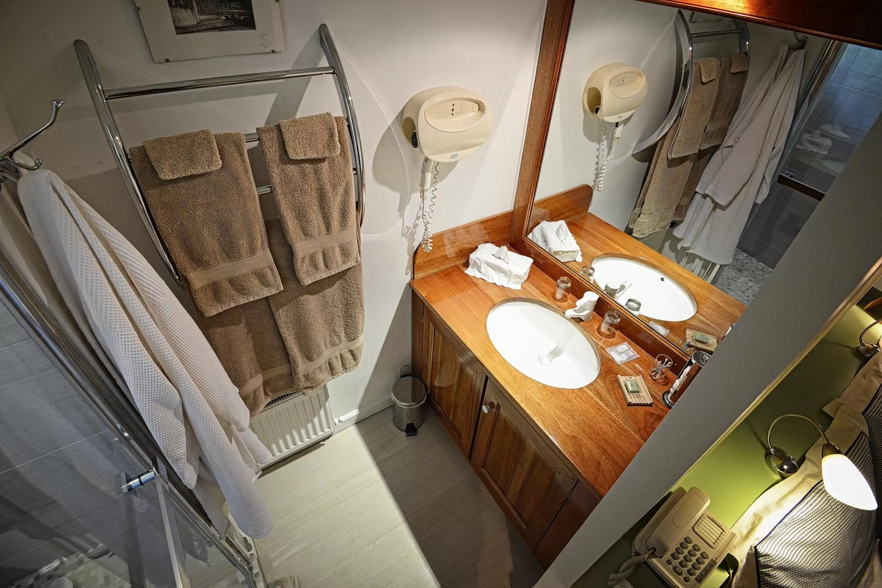 Bathroom in Hotel Le Clos Raymi