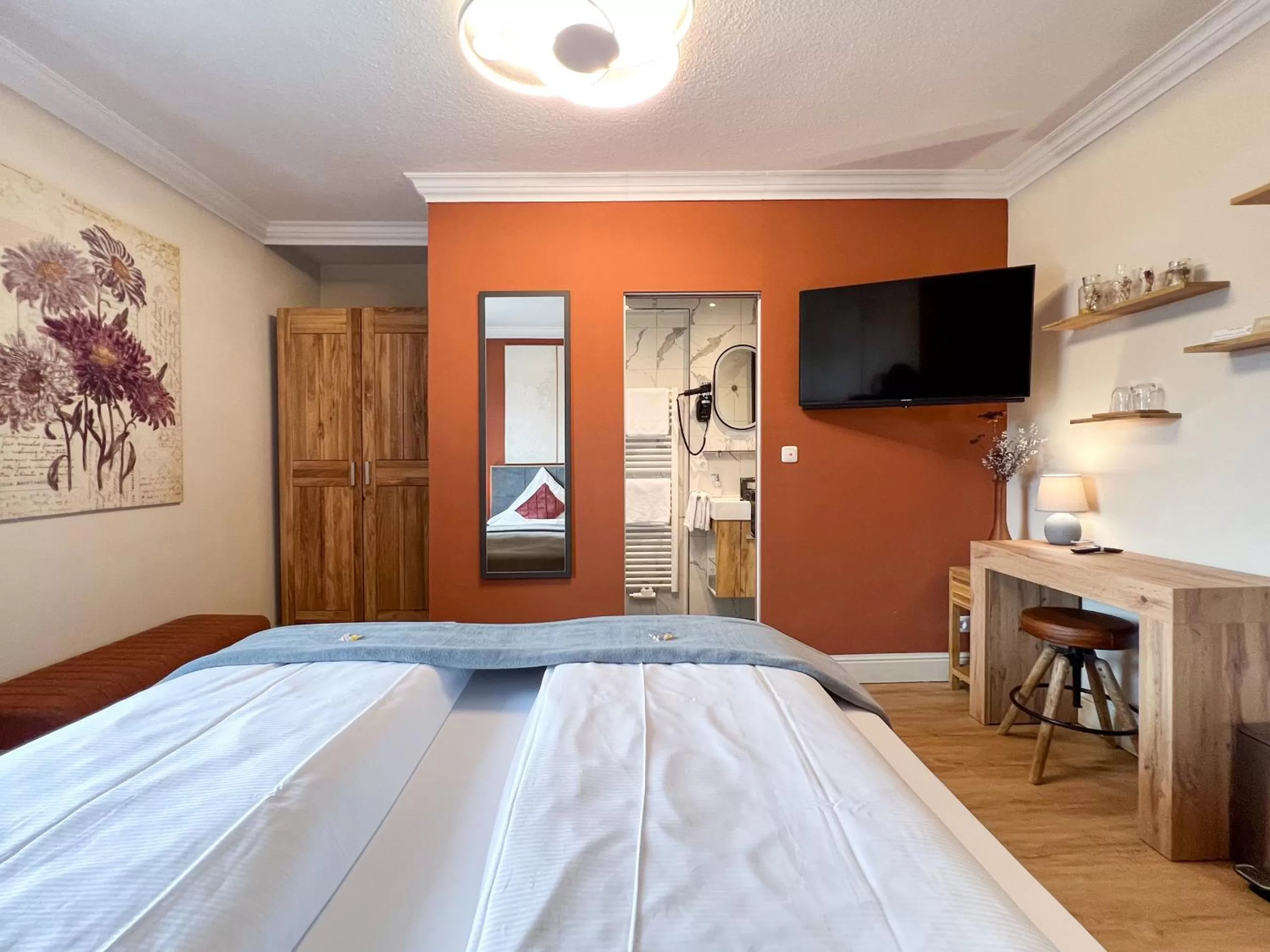 Photo of the whole room, Bed in Hotel Schlossblick Chiemsee