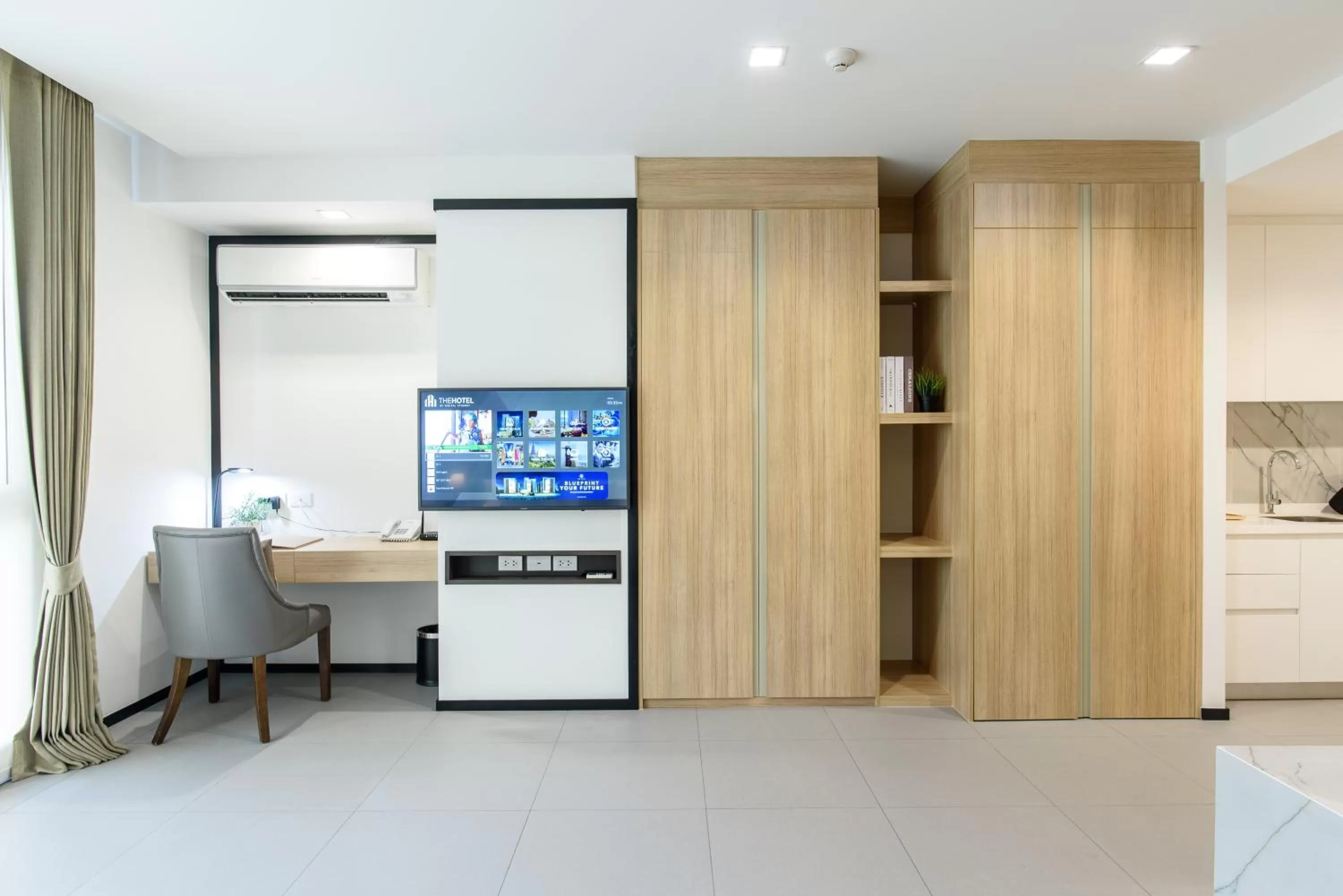 TV and multimedia in Alix Bangkok Hotel