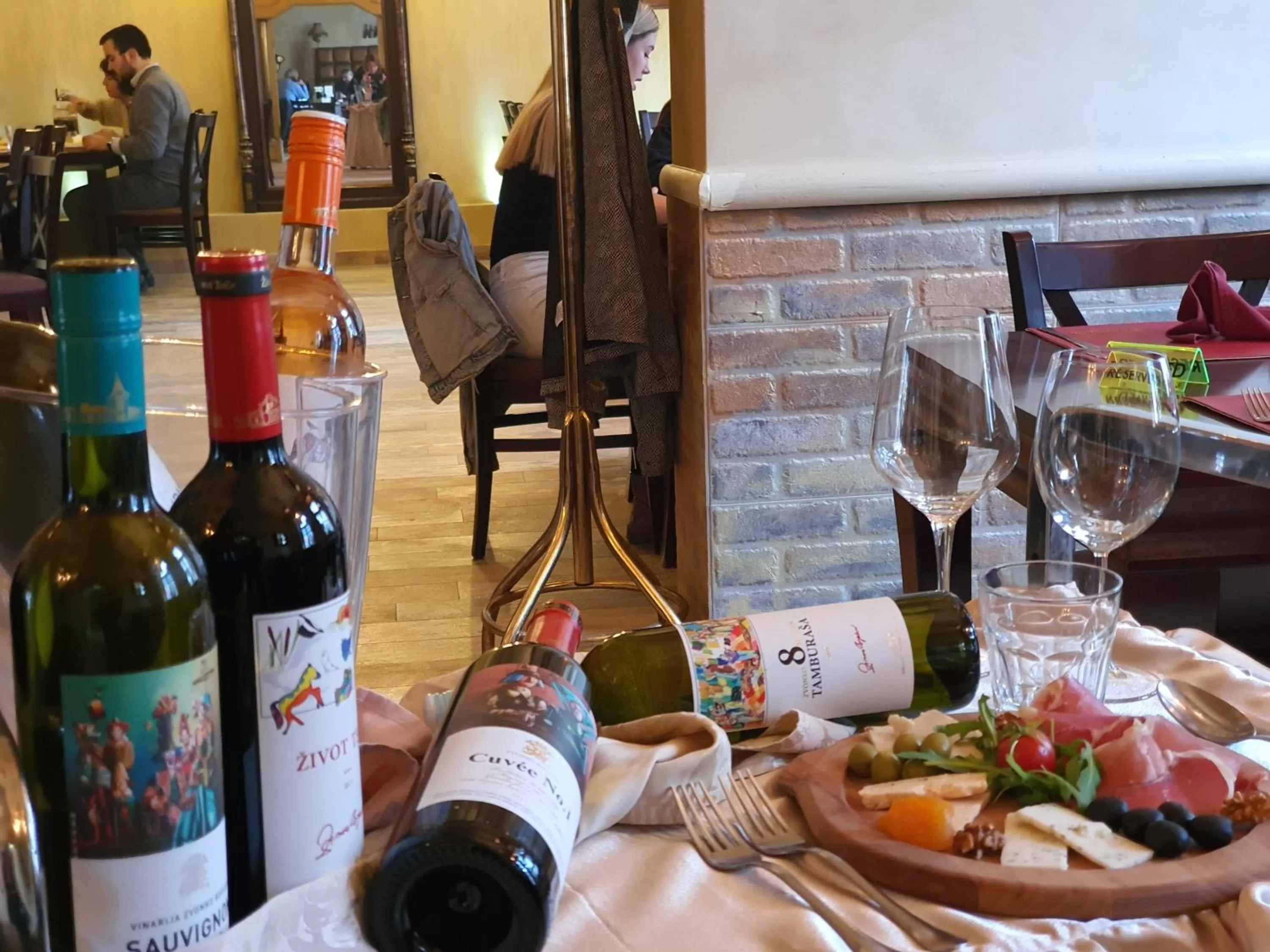 Restaurant/places to eat in Hotel Fontana