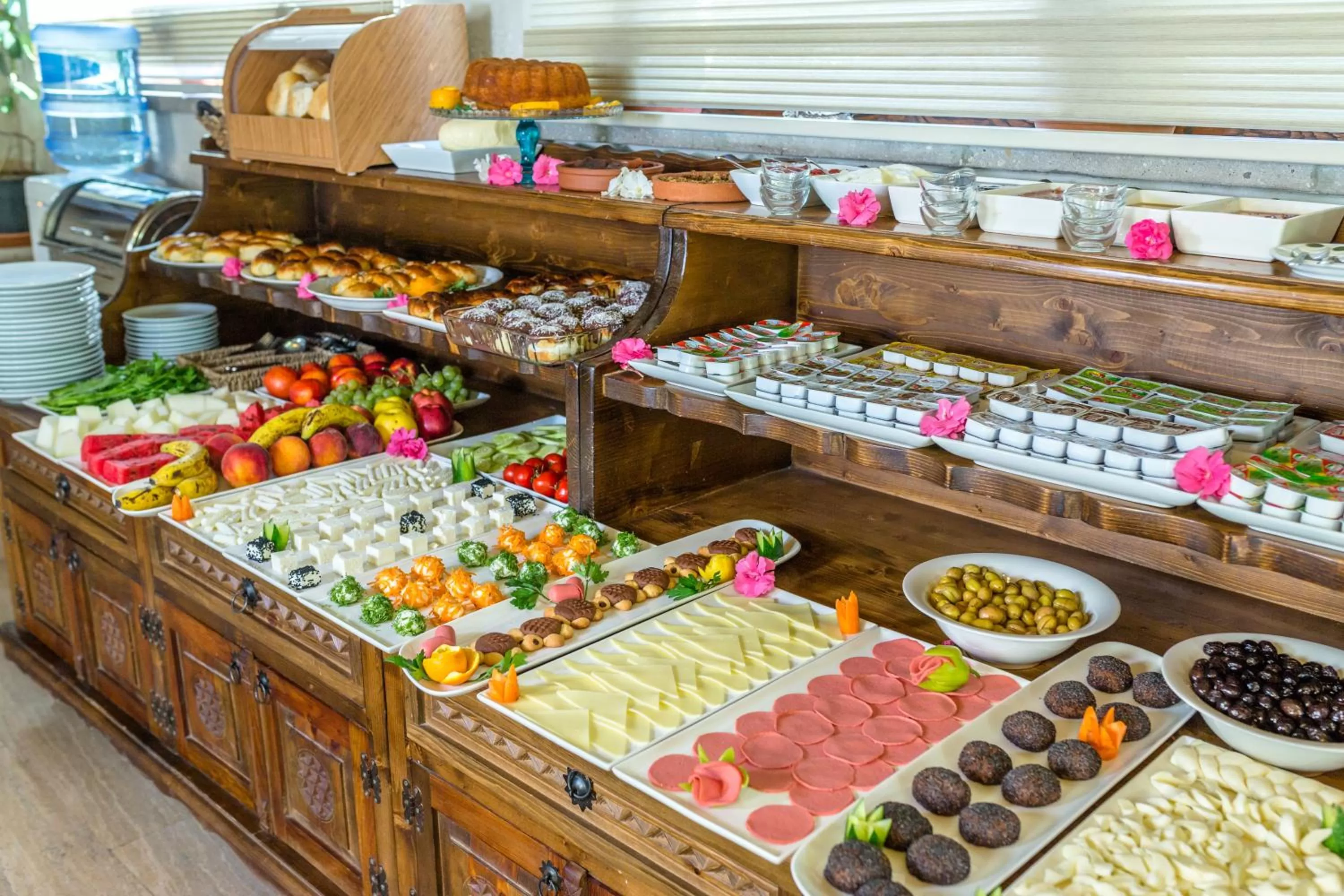 Breakfast in Hidden Cave Hotel