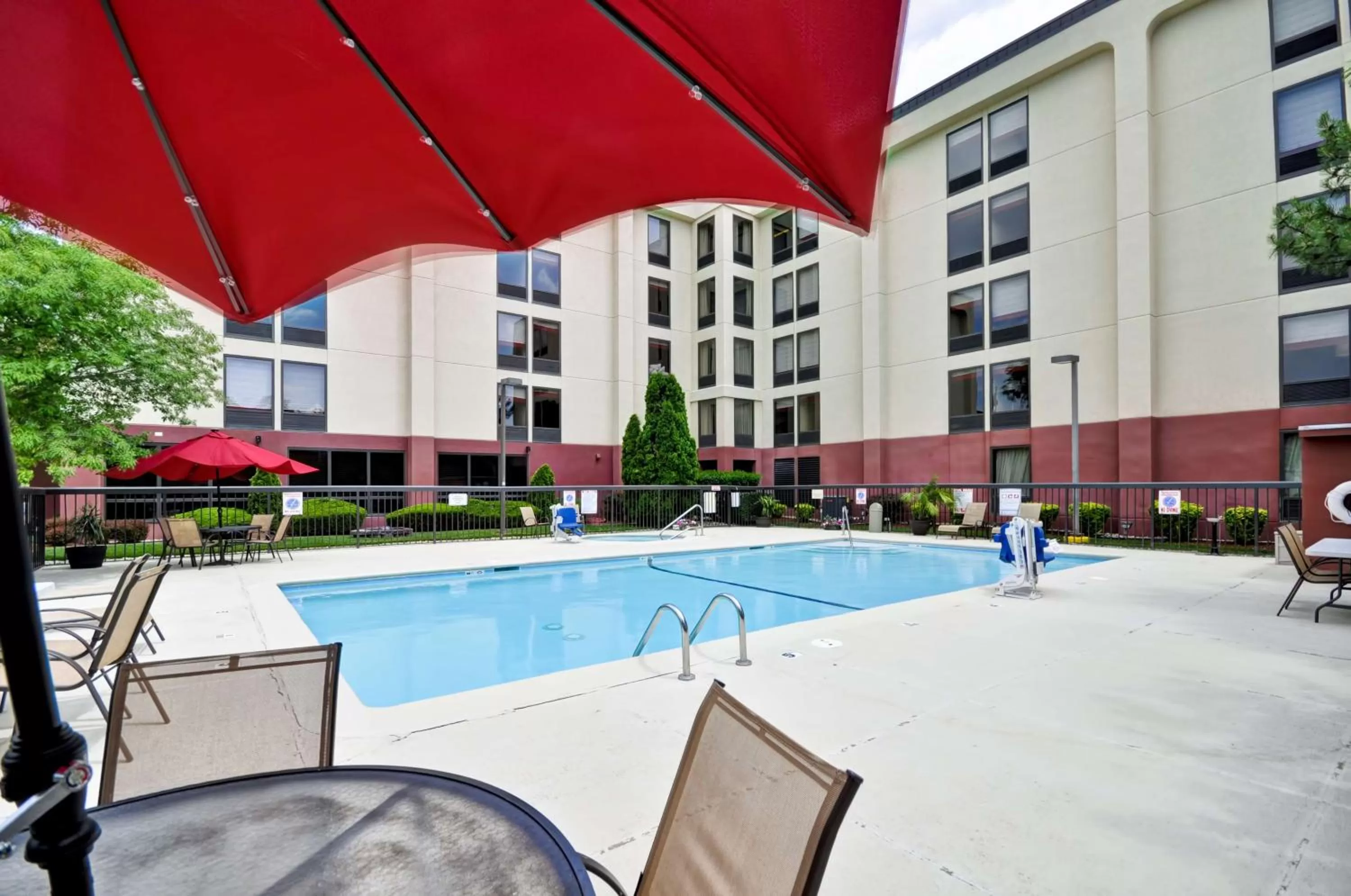 Pool view in Hampton Inn Overland Park