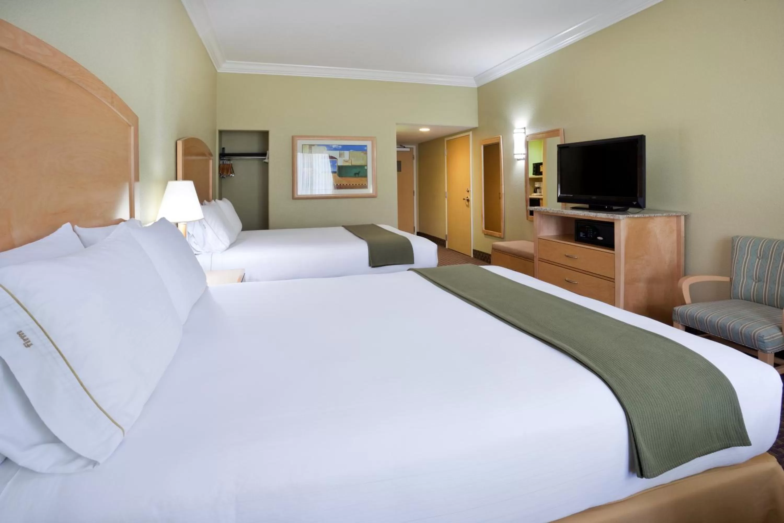 Holiday Inn Express Hotel & Suites Vacaville by IHG