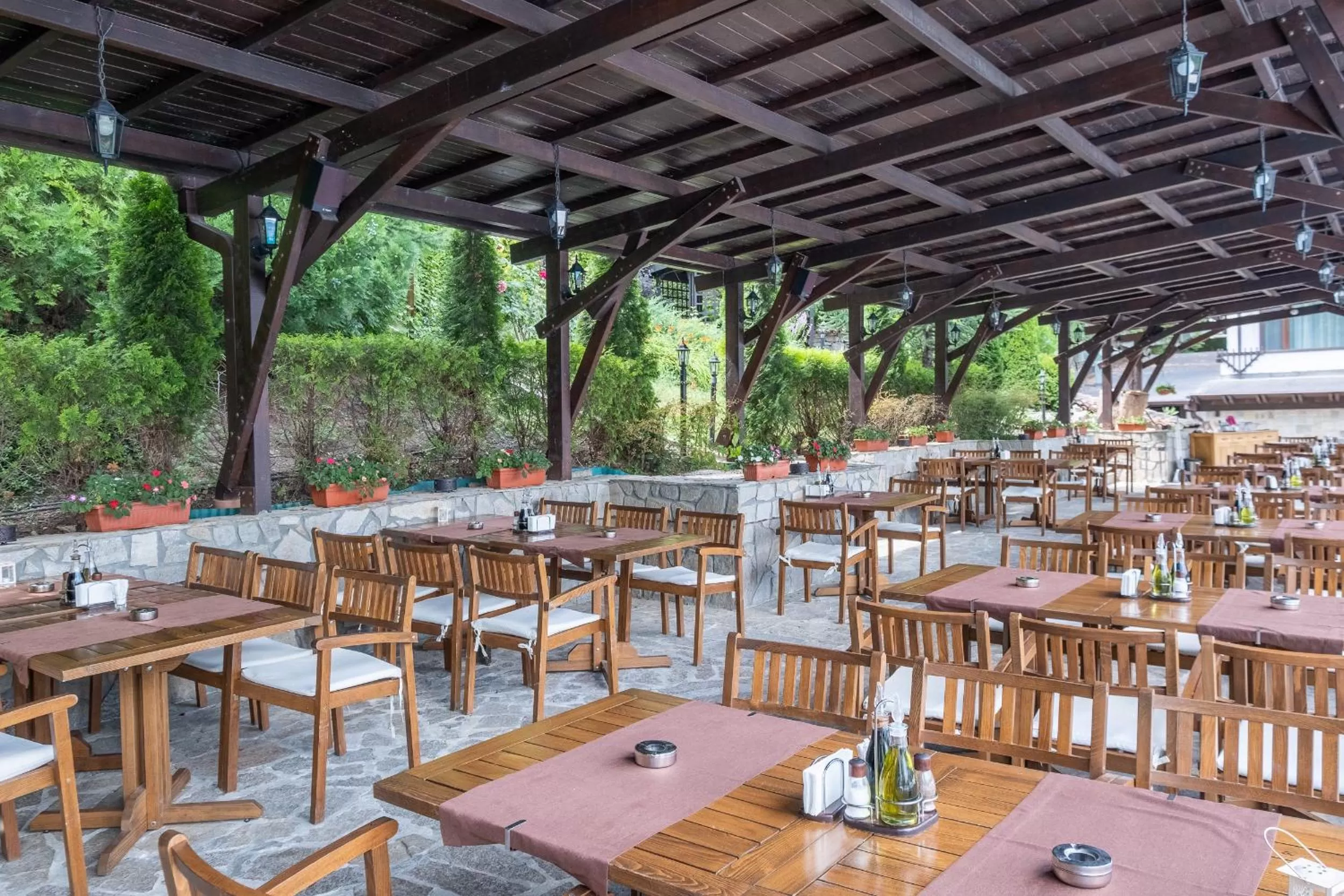Restaurant/places to eat in Park Hotel Asenevtsi