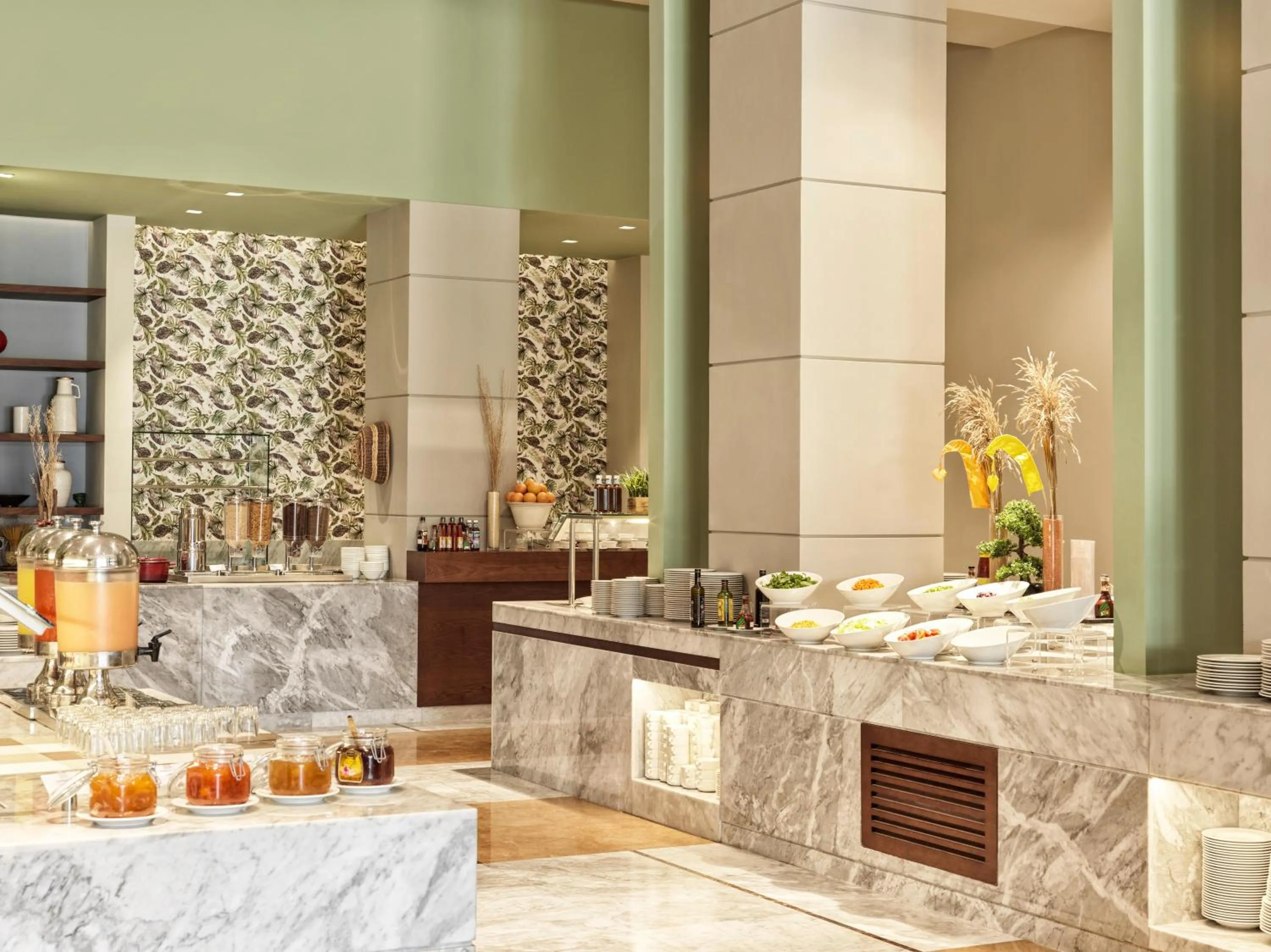 Restaurant/places to eat in Fanar Hotel & Residences