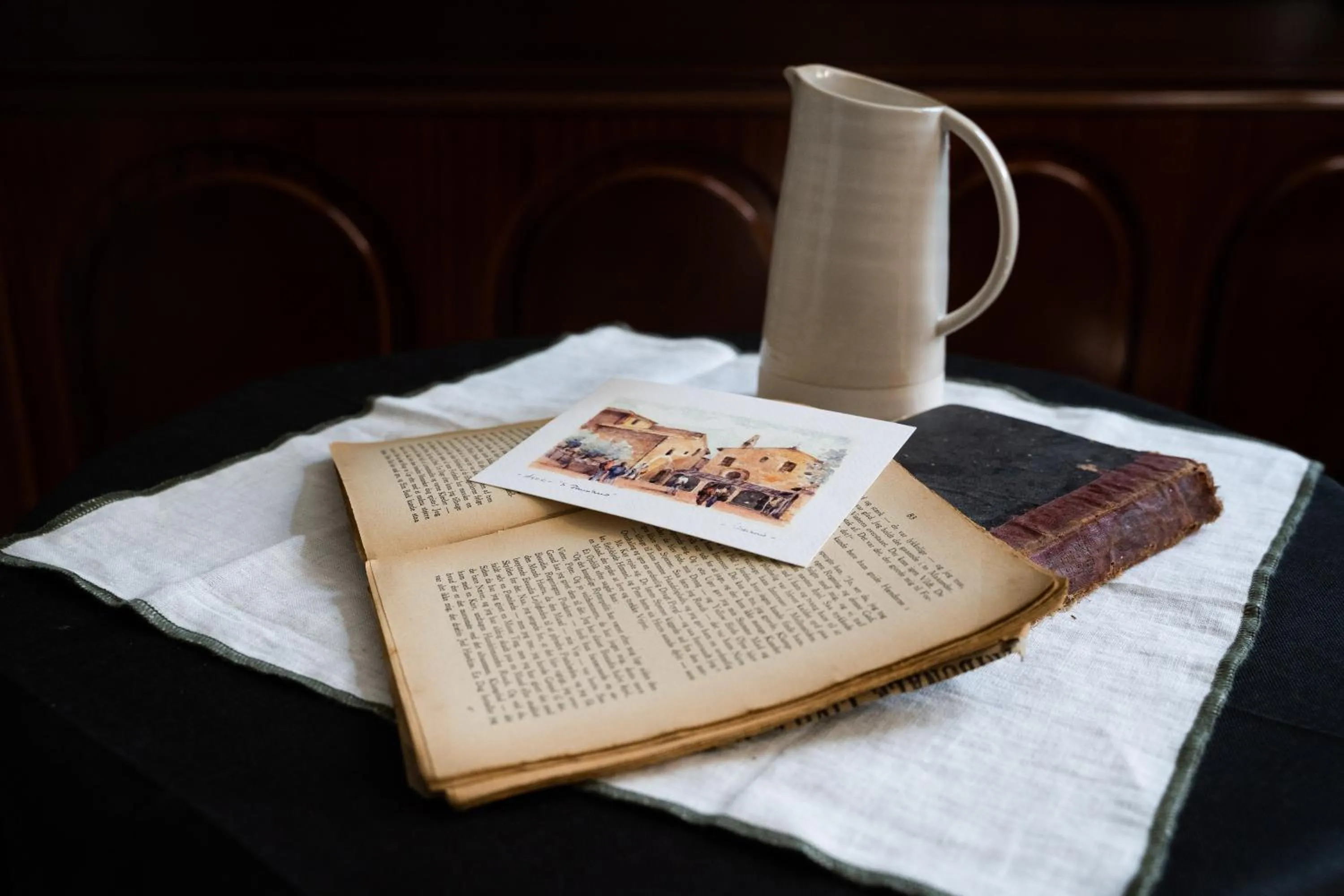 Decorative detail in Hotel Mom Assisi