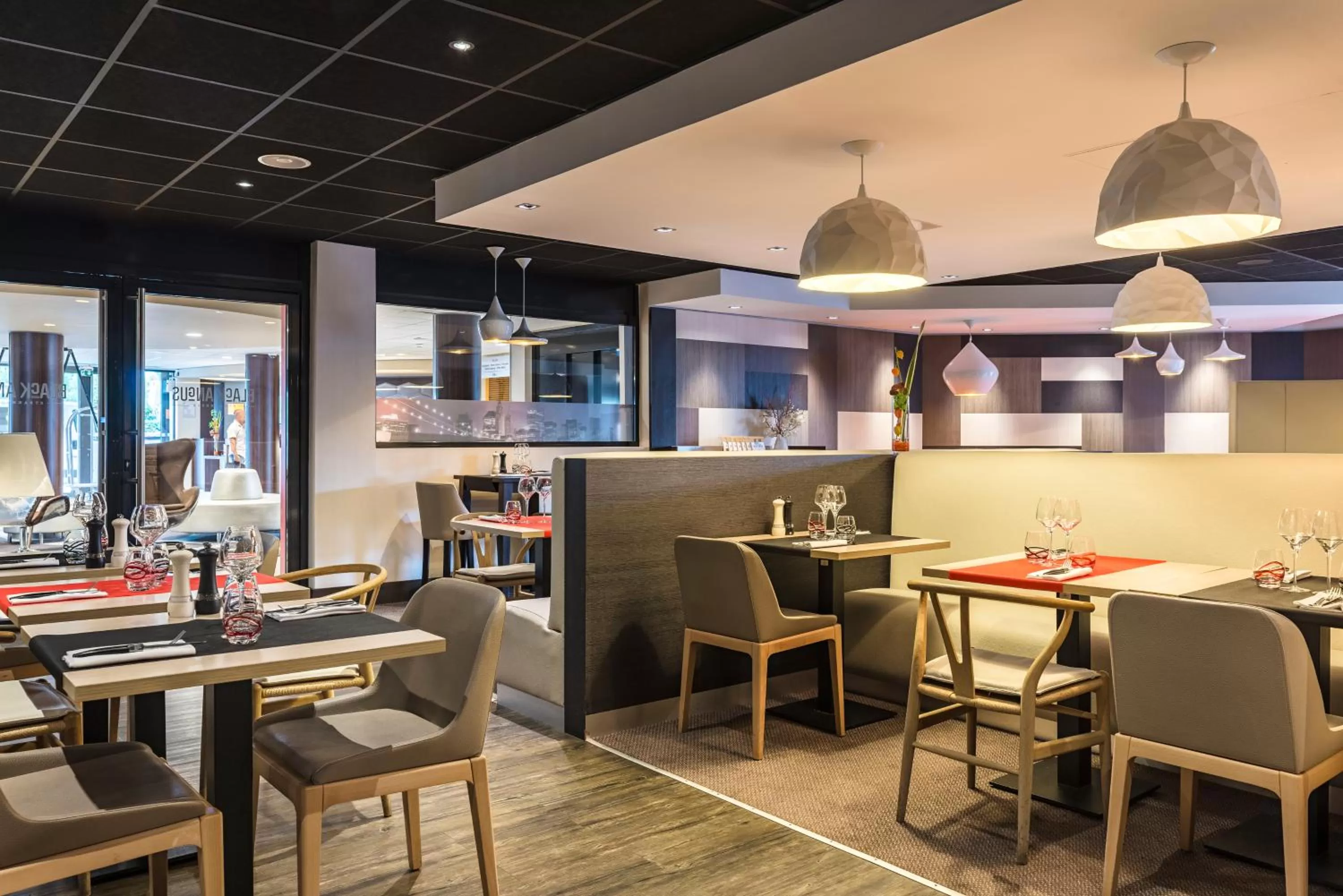 Restaurant/places to eat in Holiday Inn Toulouse Airport by IHG